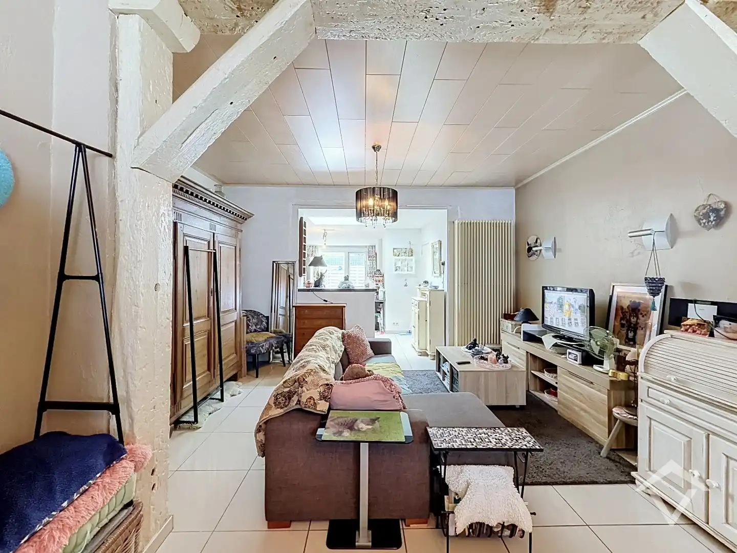 Instapklare woning met twee slaapkamers en terrastuin op één uiterst centrale ligging te Roeselare foto 2