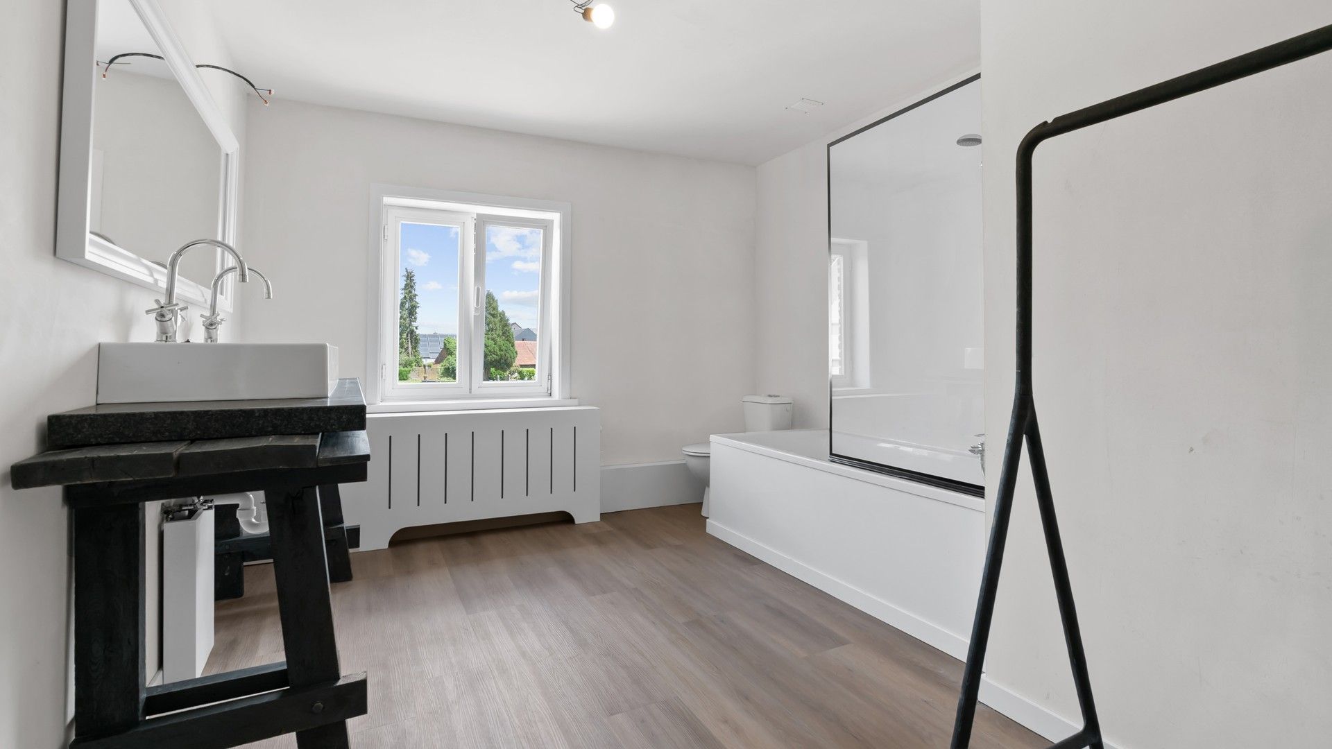 Gerenoveerde en instapklare woning met 4 slpkrs foto 12