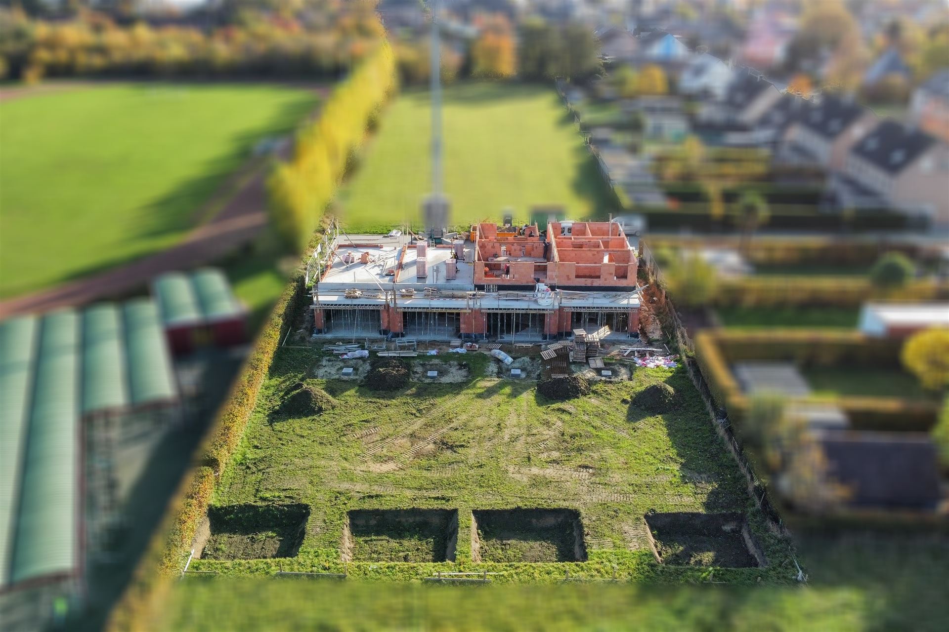 Nieuwbouwwoning met tuin & parking in een doodlopende straat foto 7