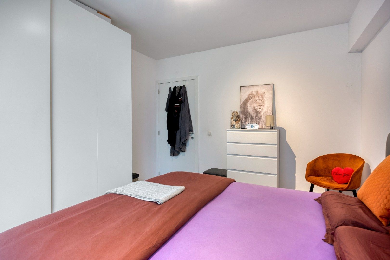 Gelijkvloers appartement met 2 slpks, ruime tuin, autostaanplaats en optionele garage ! foto 10
