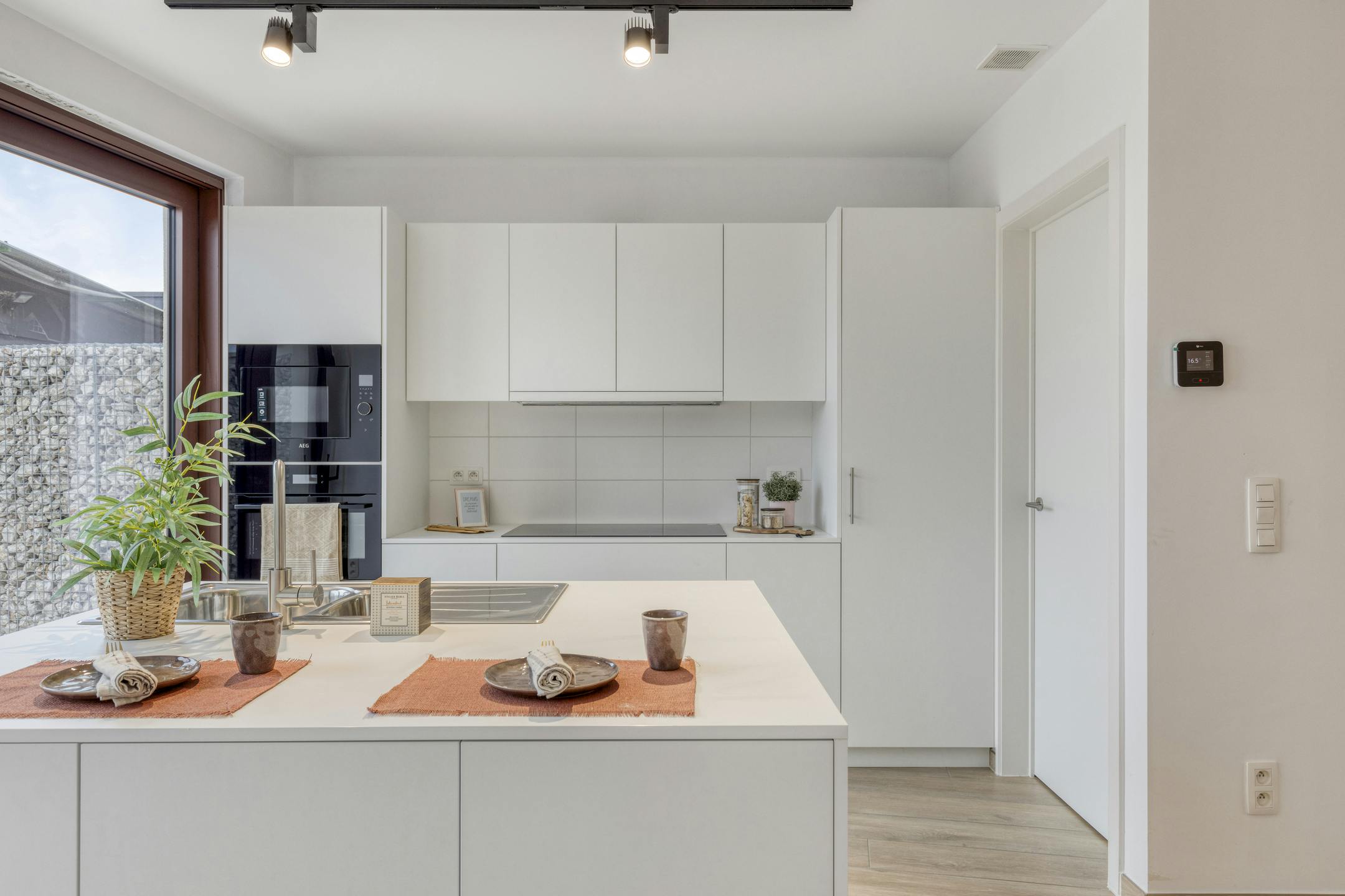 Instapklare nieuwbouwwoning met 3 slaapkamers en zwemvijver foto 7