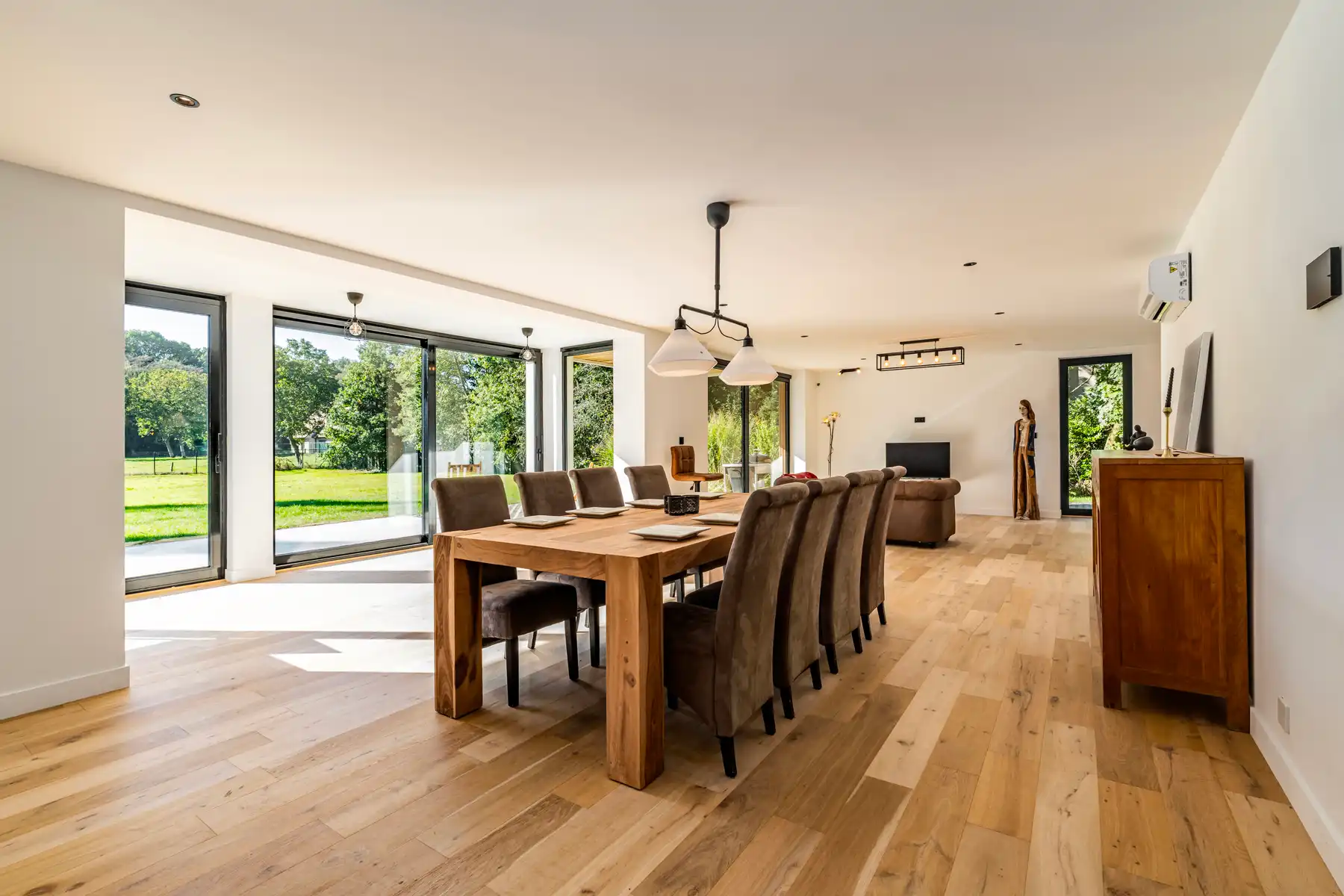 Gerenoveerde villa in een groene omgeving nabij alle invalswegen foto 7