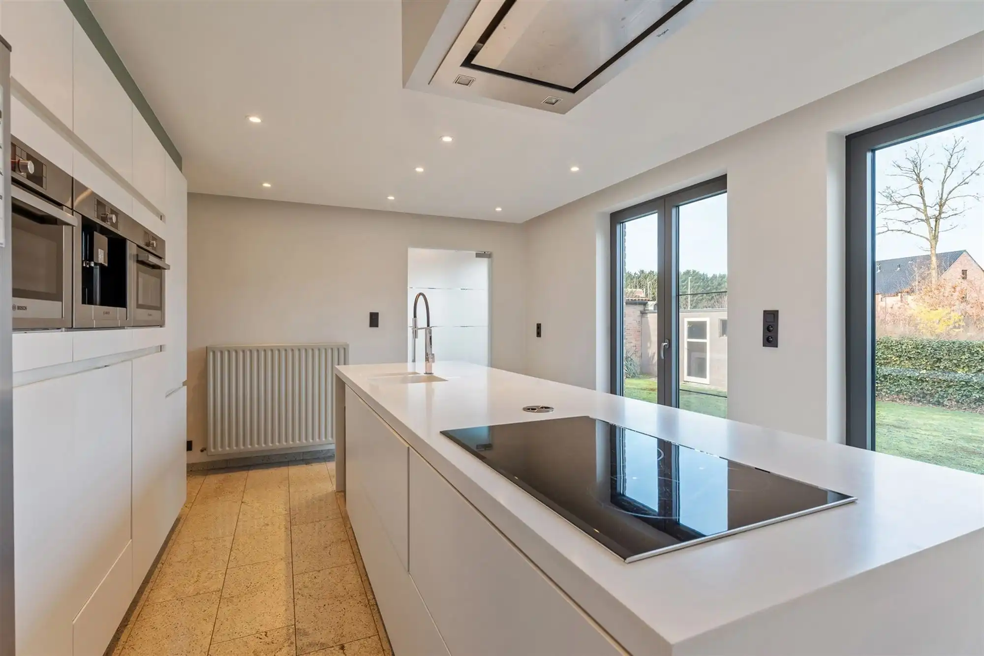 MOOI GERENOVEERDE WONING MET 4 SLAAPKAMERS OP RUSTIGE LIGGING VLAKBIJ KOERSEL CENTRUM foto 9