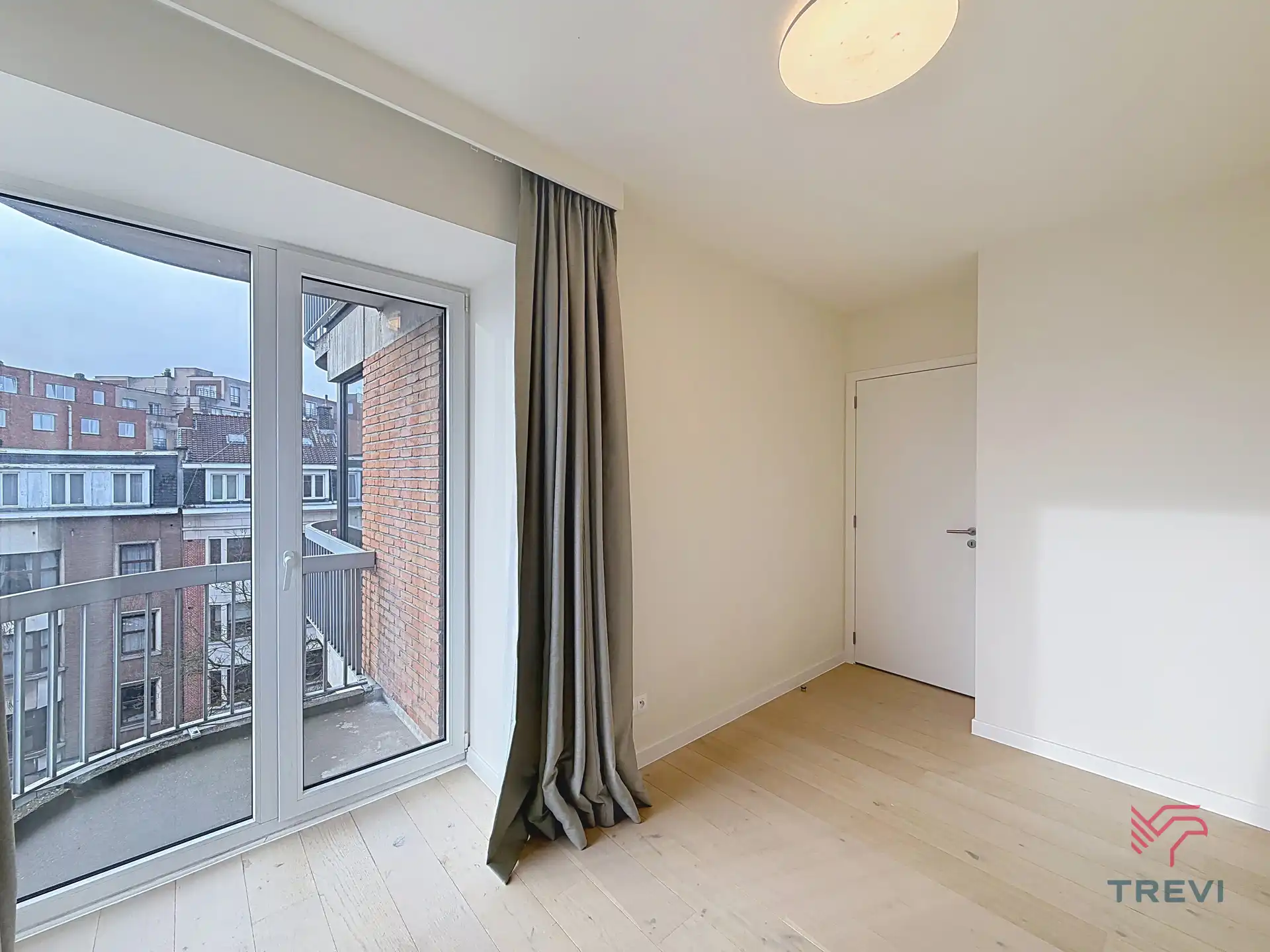 3-kamerappartement in een recent gebouw  foto 14