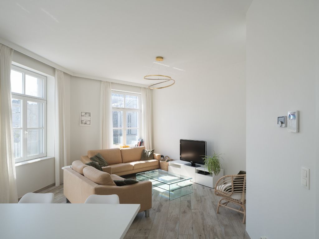 Lichtrijk 2-slaapkamer appartement aan het Sint-Annaplein foto 2