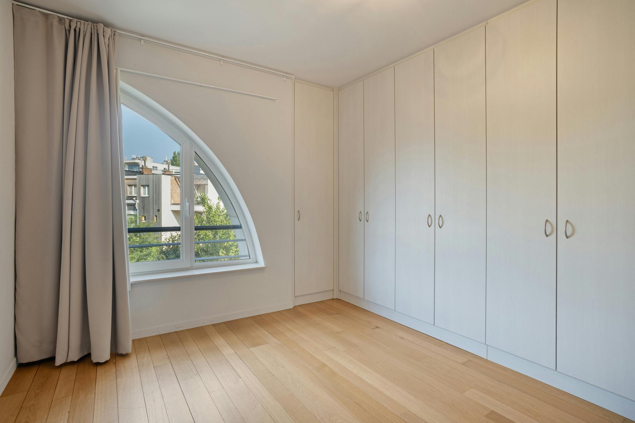  Instapklaar 2-slaapkamer appartement vlakbij het centrum van Roeselare! foto 12