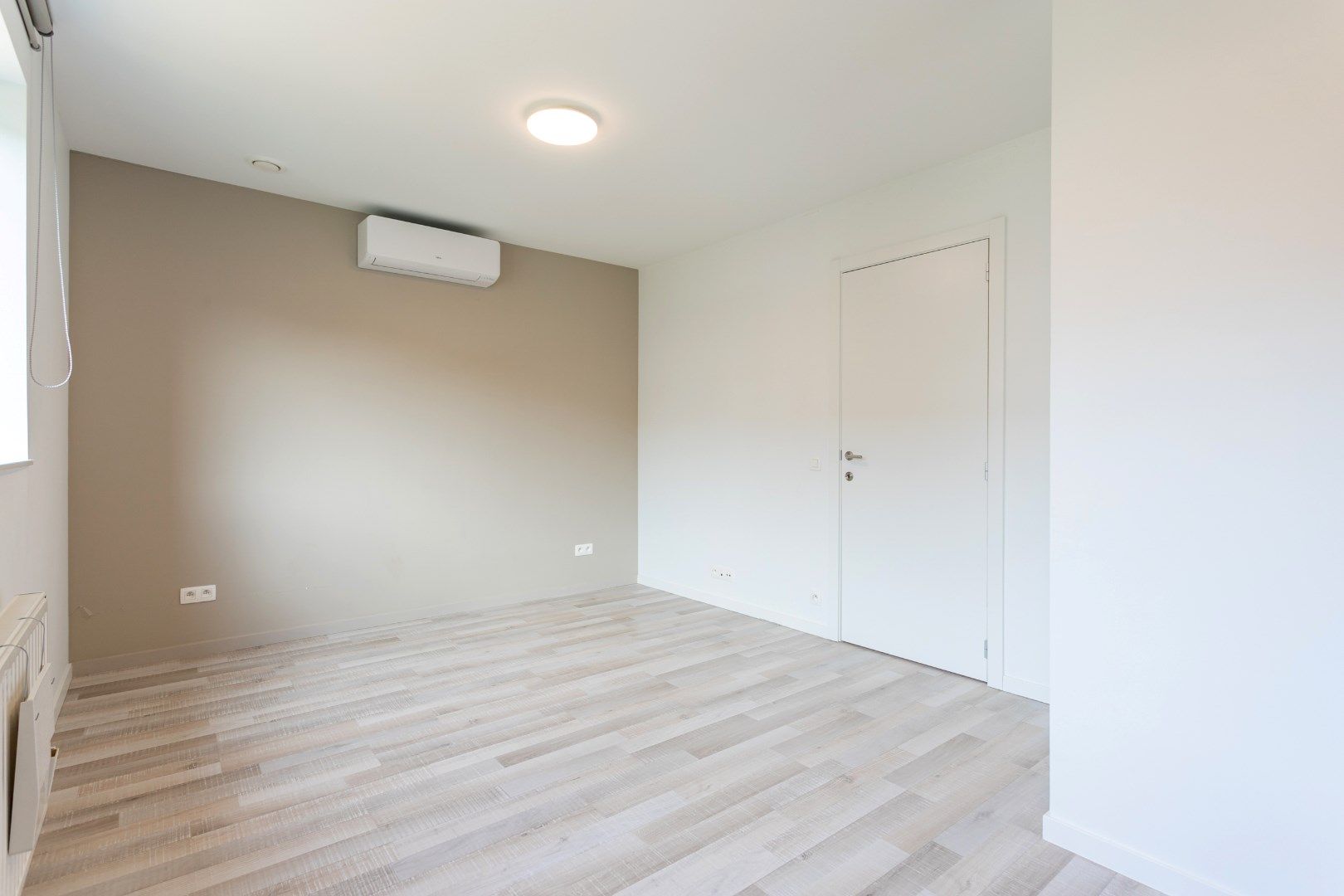 Instapklare, energiezuinige woning 3slpks, tuin en garage foto 12