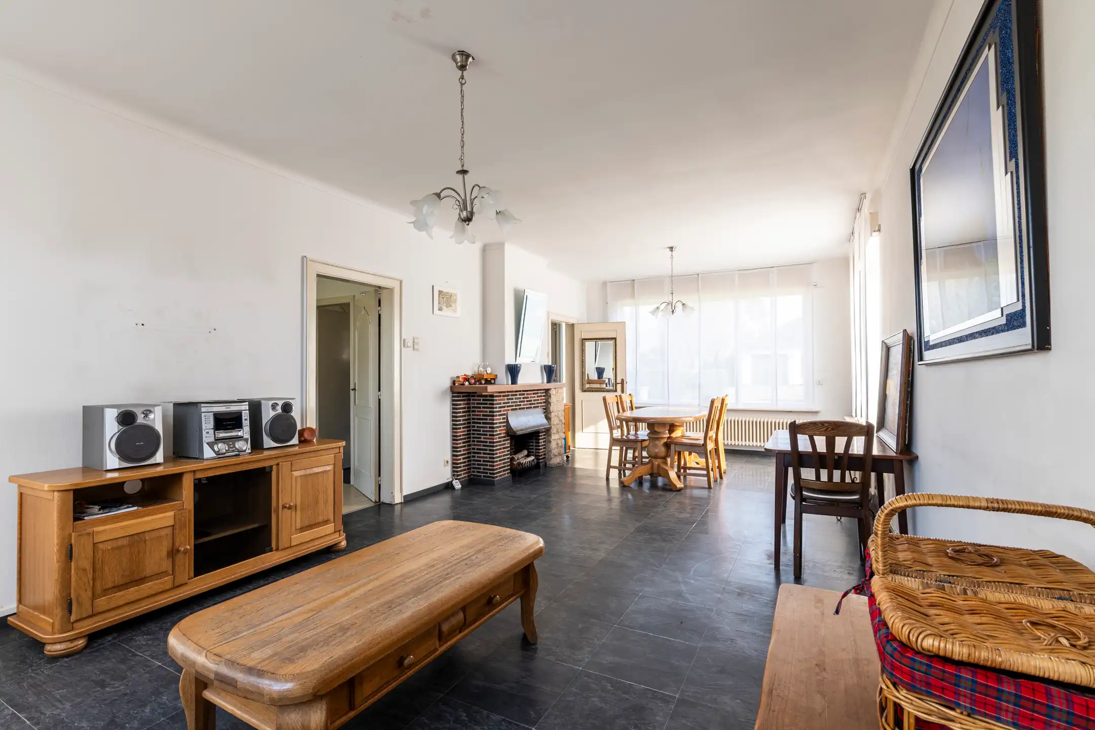 Vrijstaande woning met 4 slpk en 2 garages op 1.306m²  foto 8