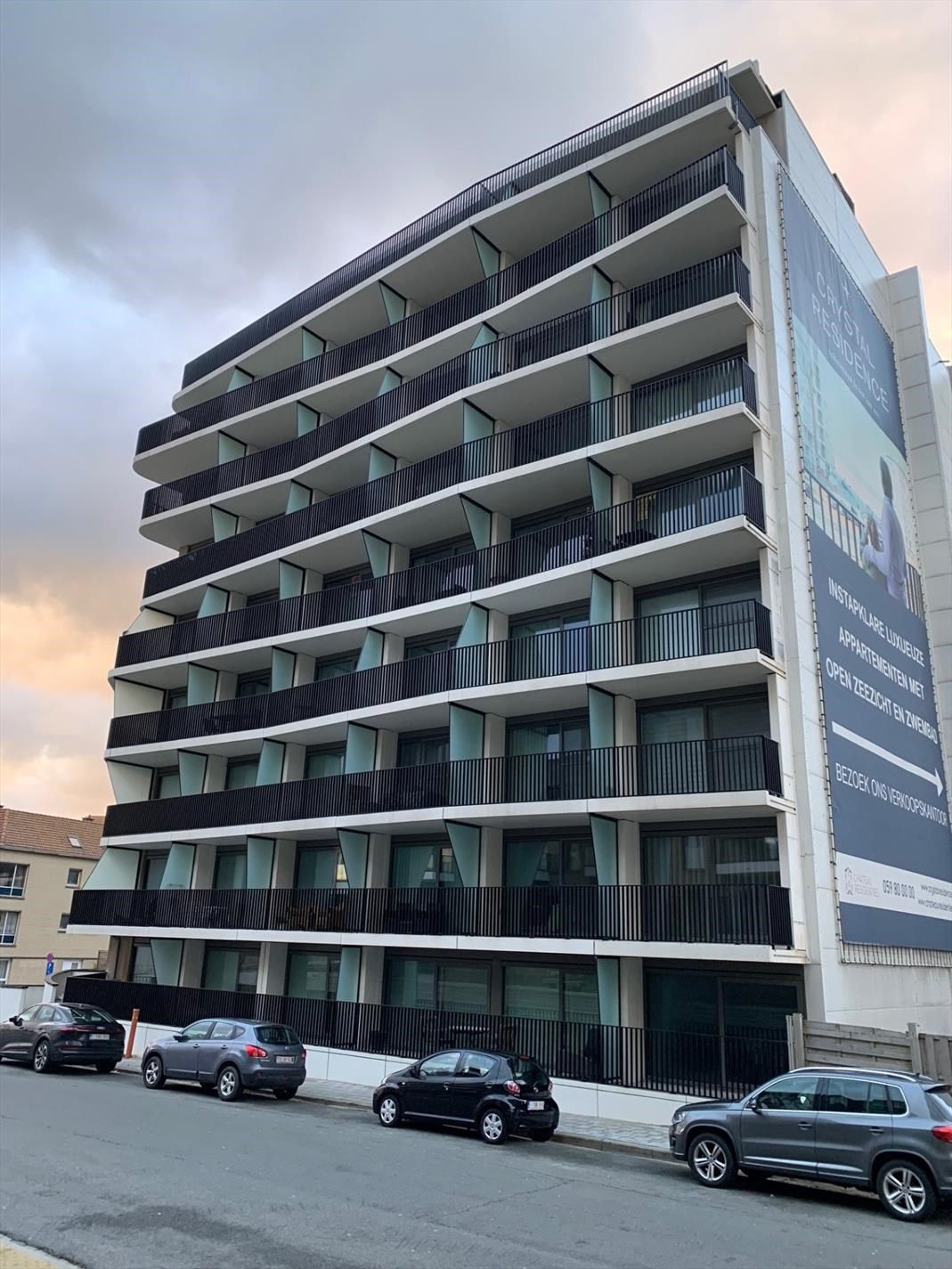 Gemeubeld éénslaapkamerappartement in moderne residentie met zwembad, vlak aan zee (60m) foto 1