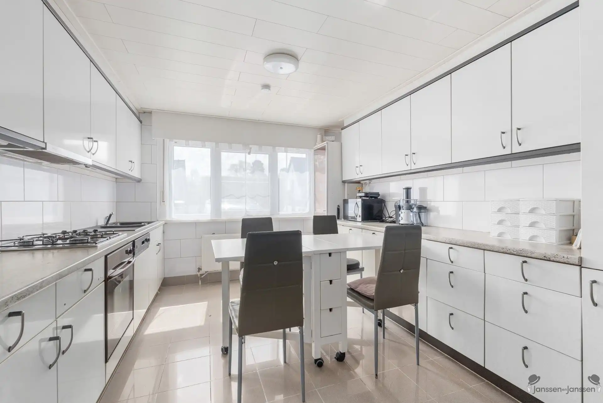 Instapklare gezinswoning met ruimte, comfort en een prachtige tuin in Mol foto 5