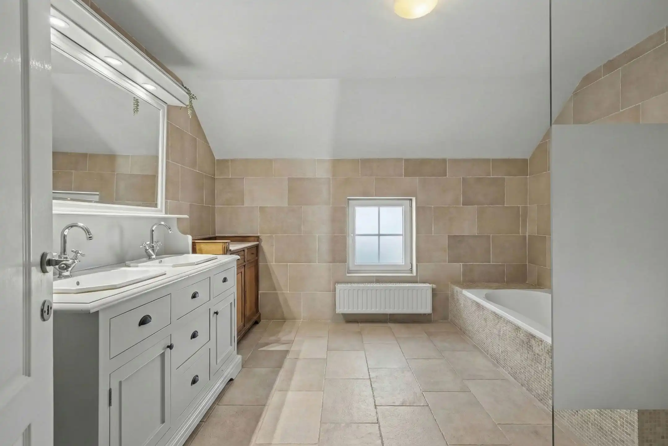 Instapklare ruime woning met unieke ligging nabij congoberg foto 22