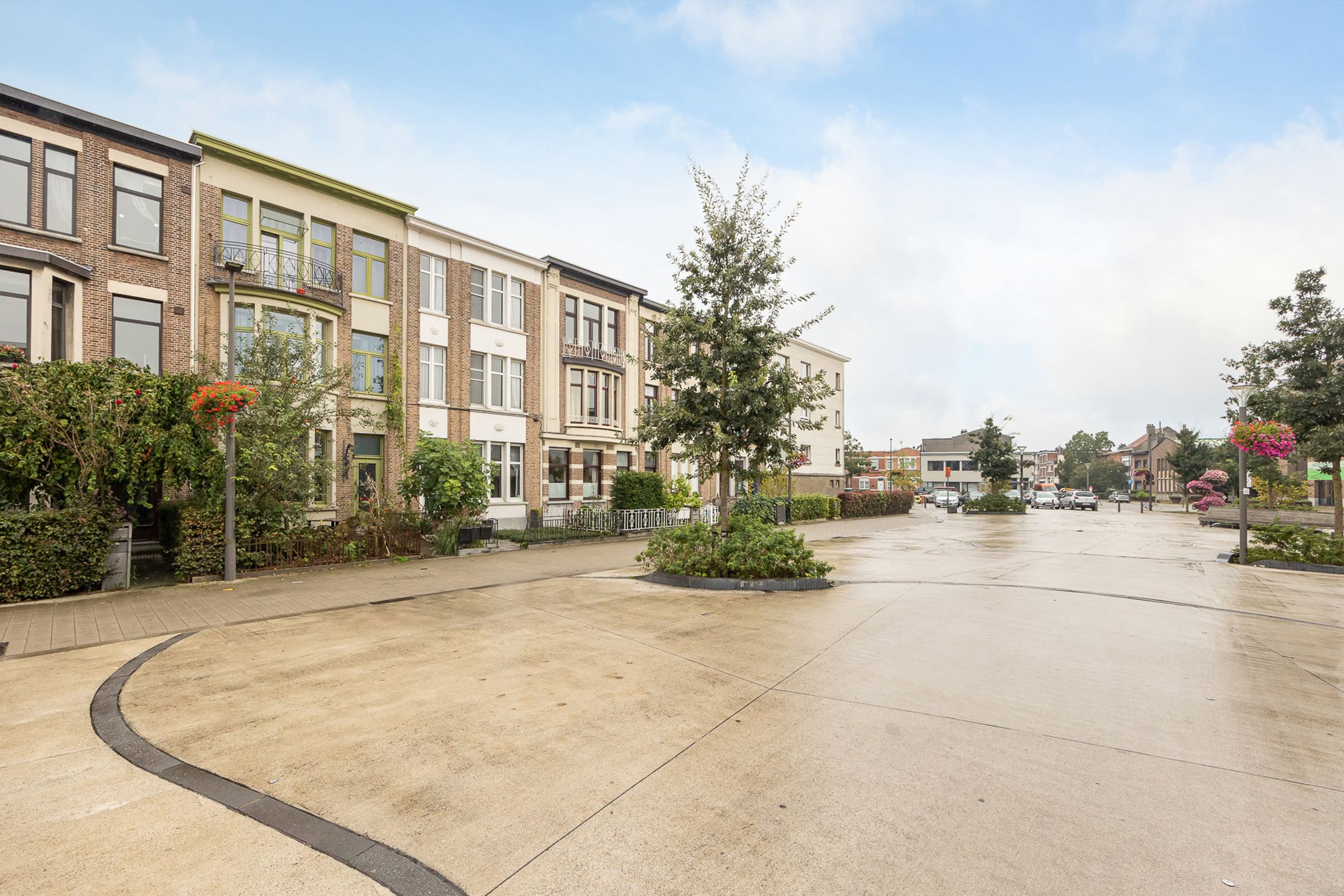 Ruime herenwoning met 4 slaapkamers en stadskoer  foto 2