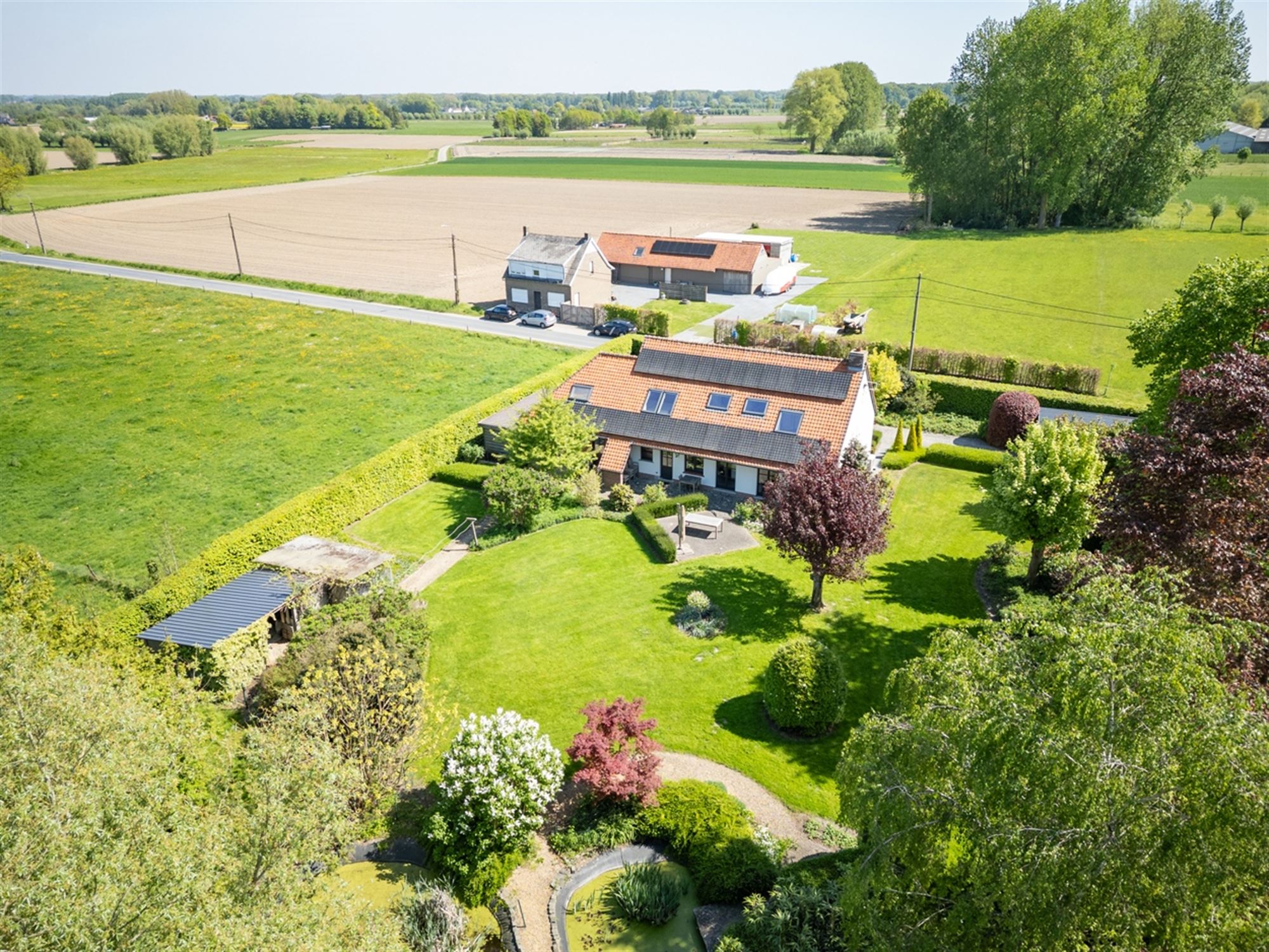Charmante instapklare VILLA op een perceel van 2.700m² foto 7