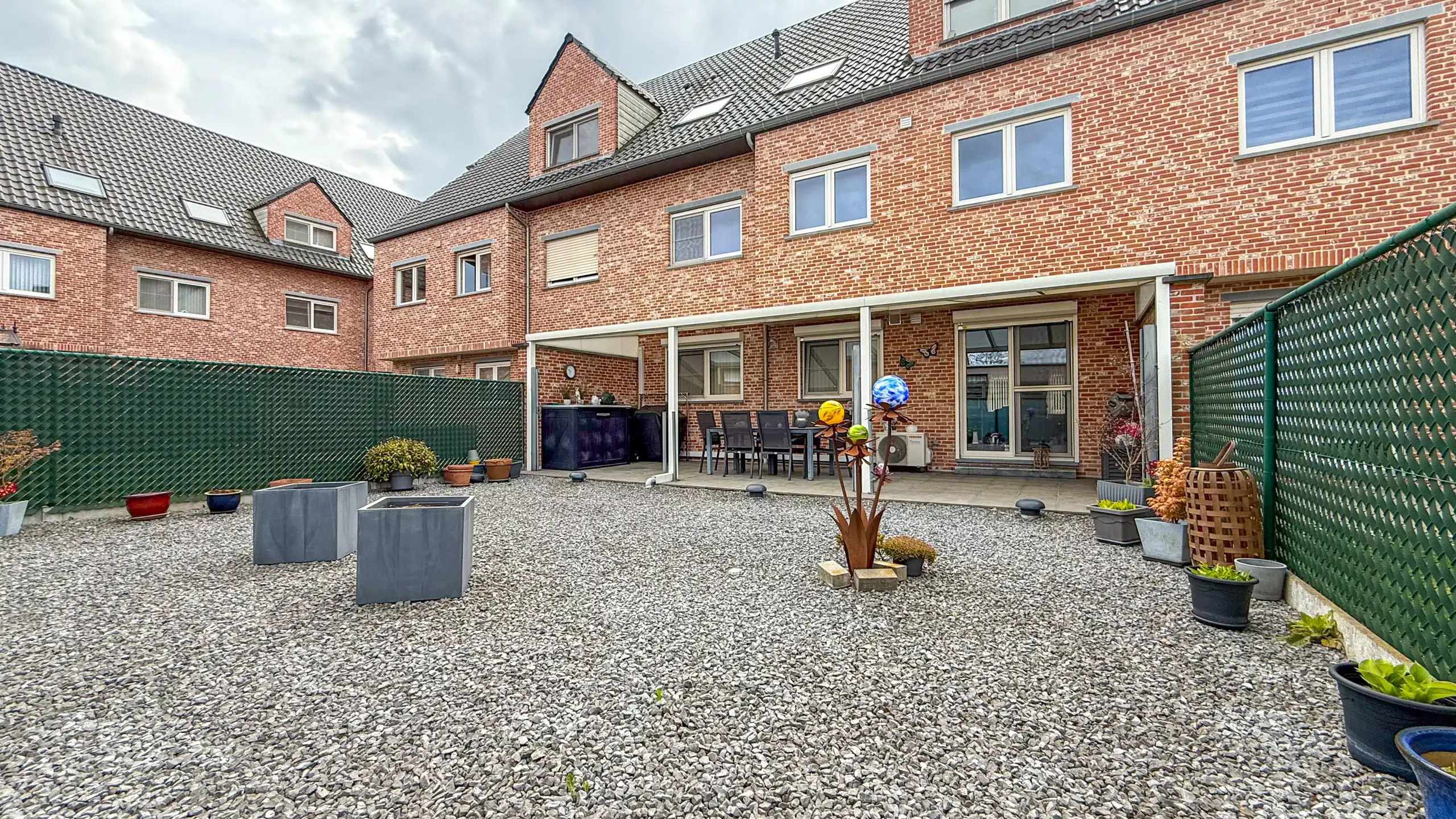 Ruim gelijkvloers appartement met tuin en parking foto 40