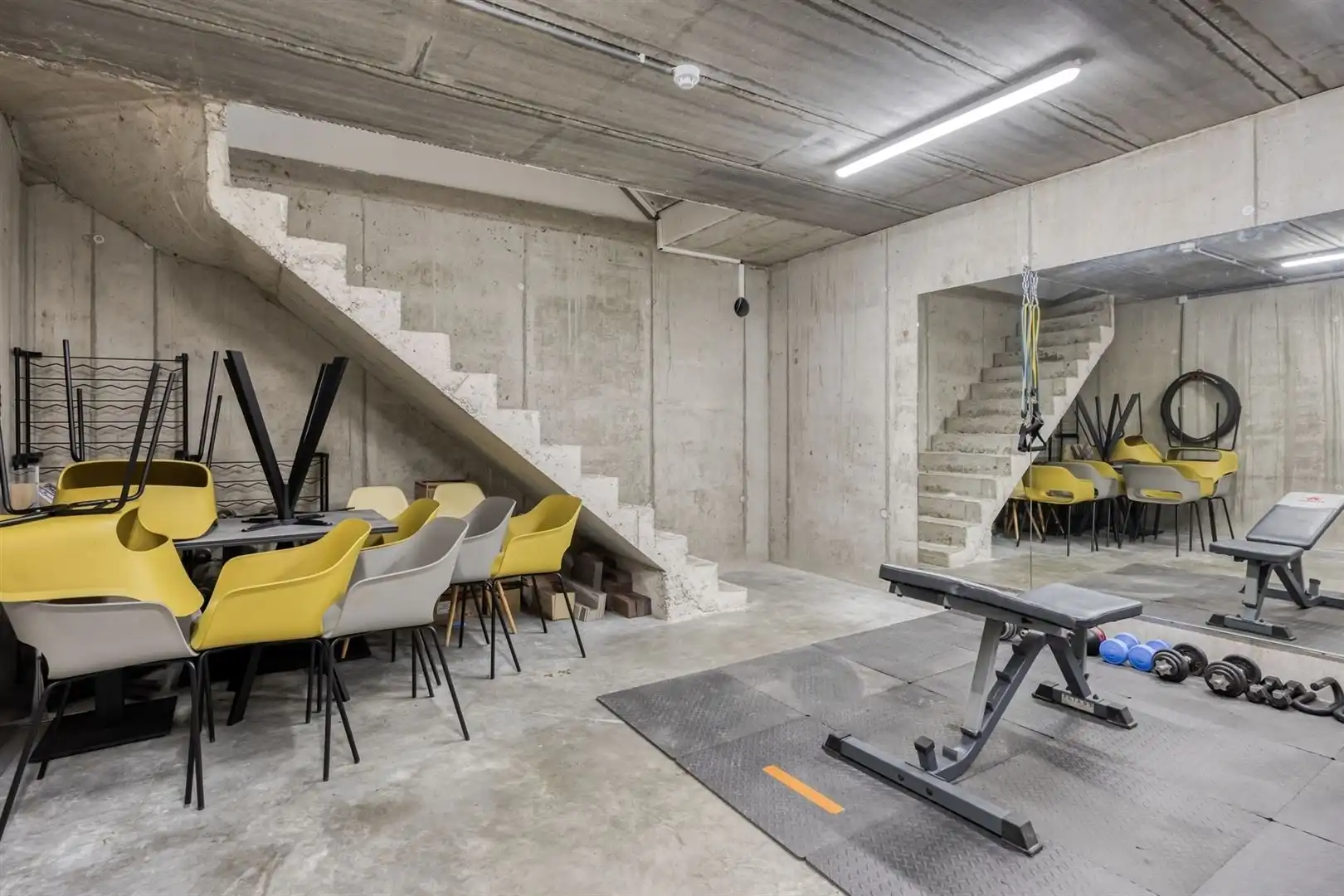 TE KOOP: Modern handelshuis met eindeloze mogelijkheden in Koersel! foto 32