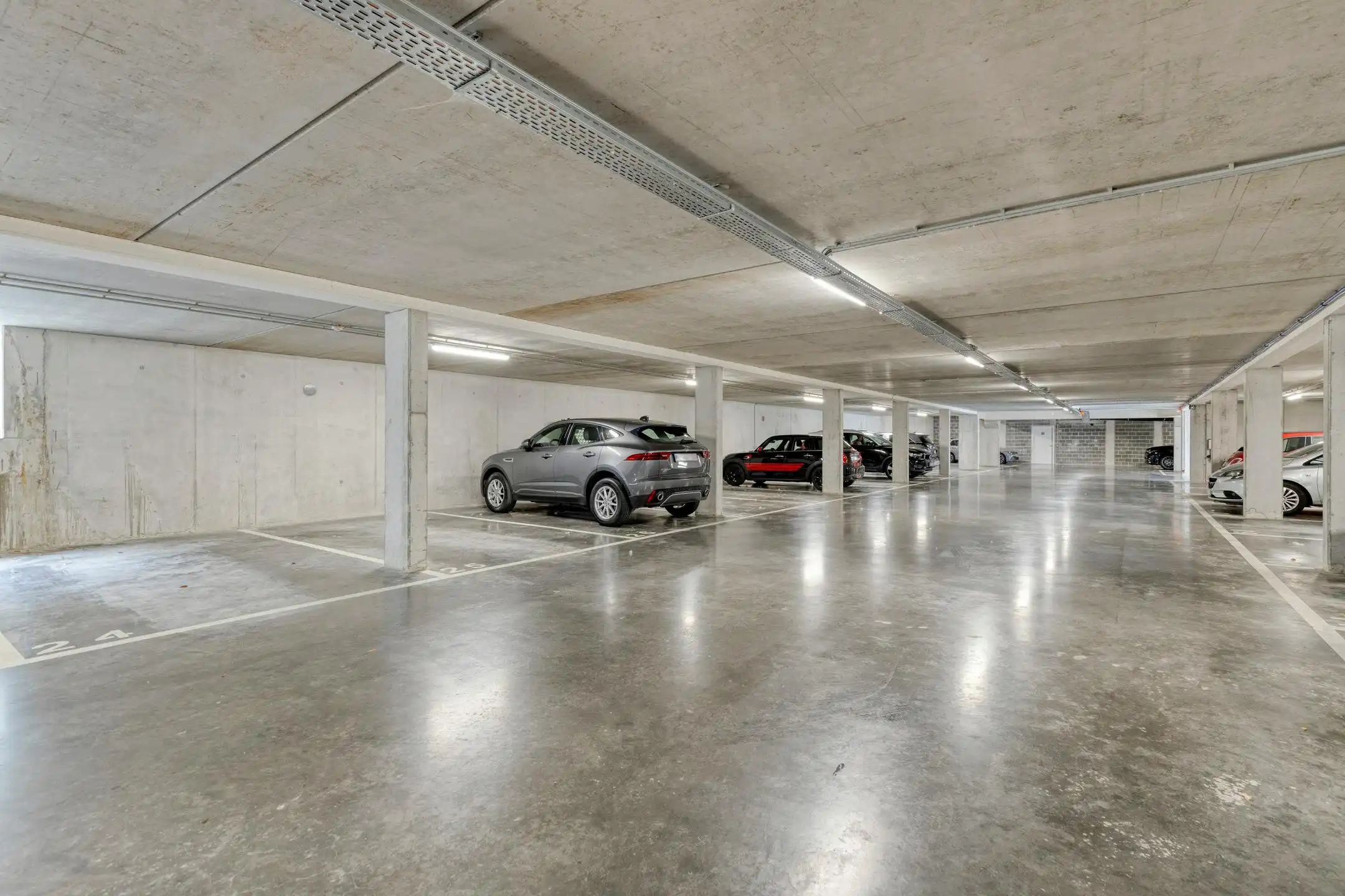 Appartement te koop omgeven door groen en water in Harelbeke foto 13