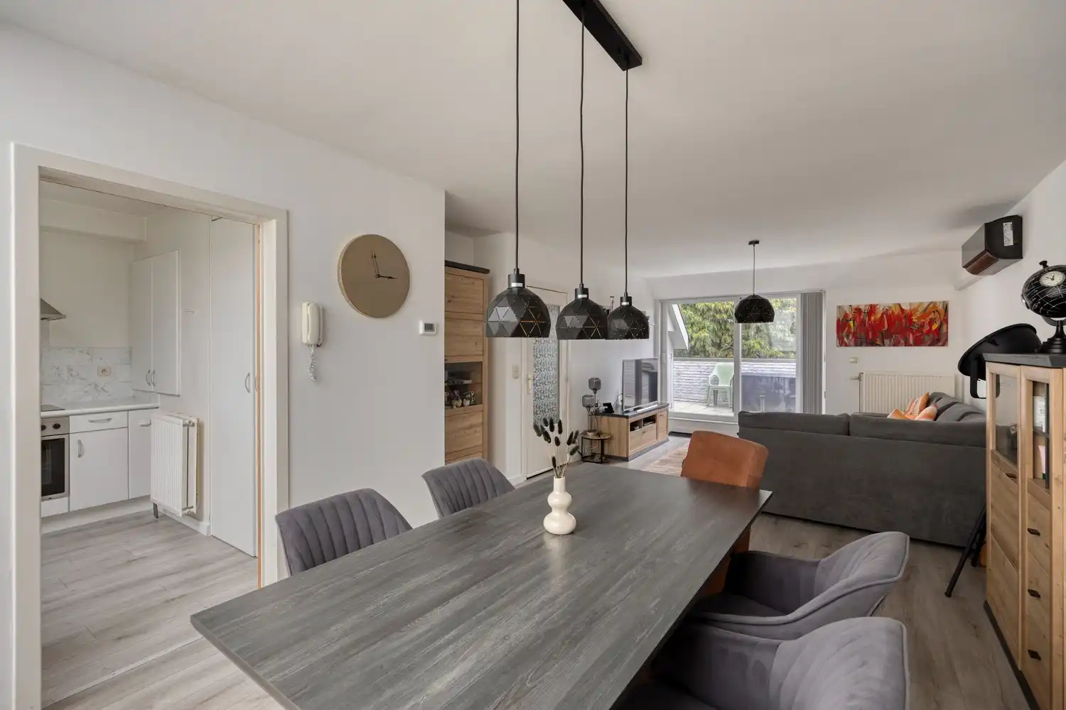 Instapklaar appartement met 2 slaapkamers en garage in het centrum van Lanaken! foto 13