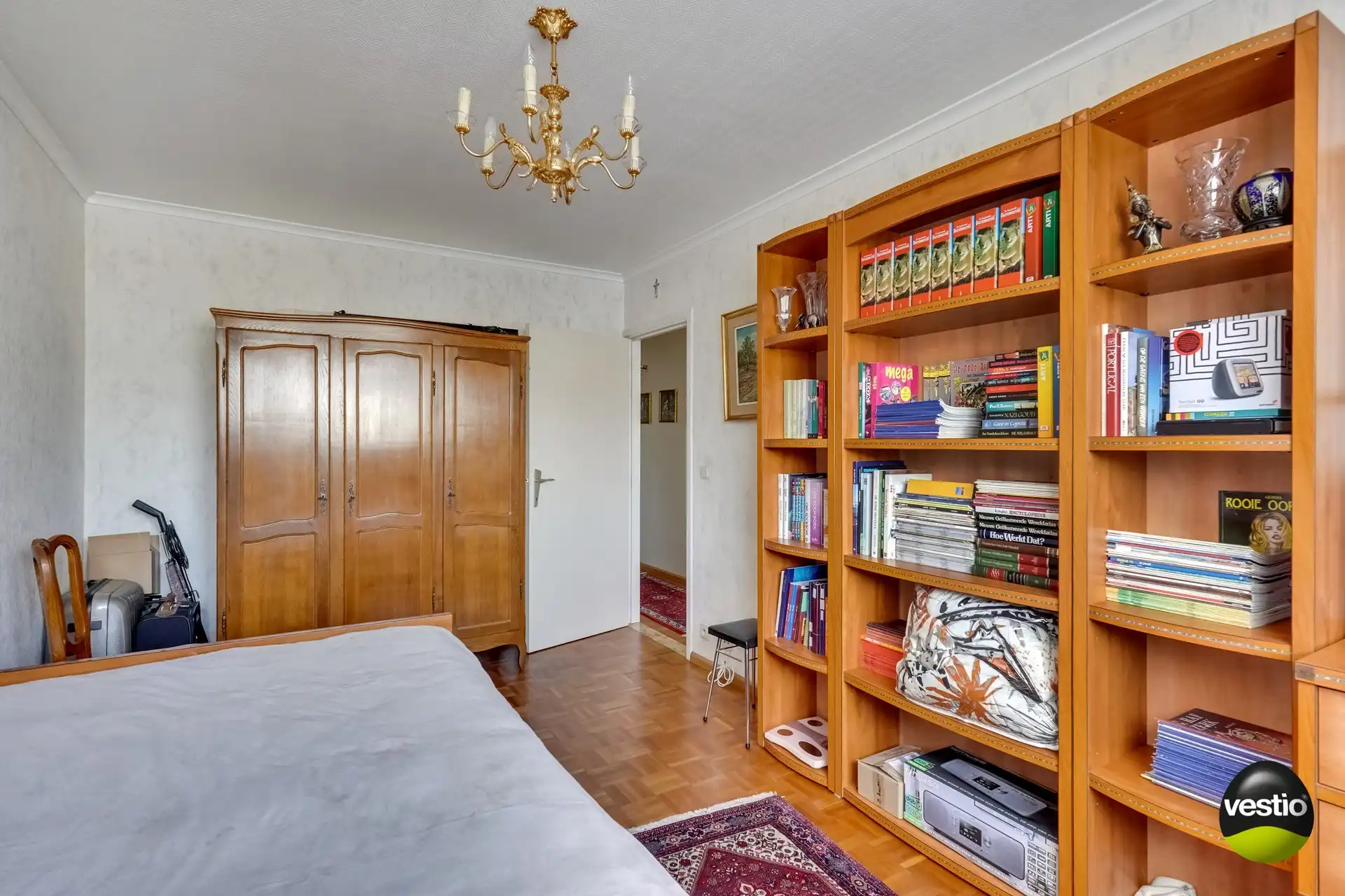 GELIJKVLOERS APPARTEMENT 3 SLAAPKAMERS 171 M² + HANDELSRUIMTE + TUIN + 5 GARAGES + ZOLDER foto 26