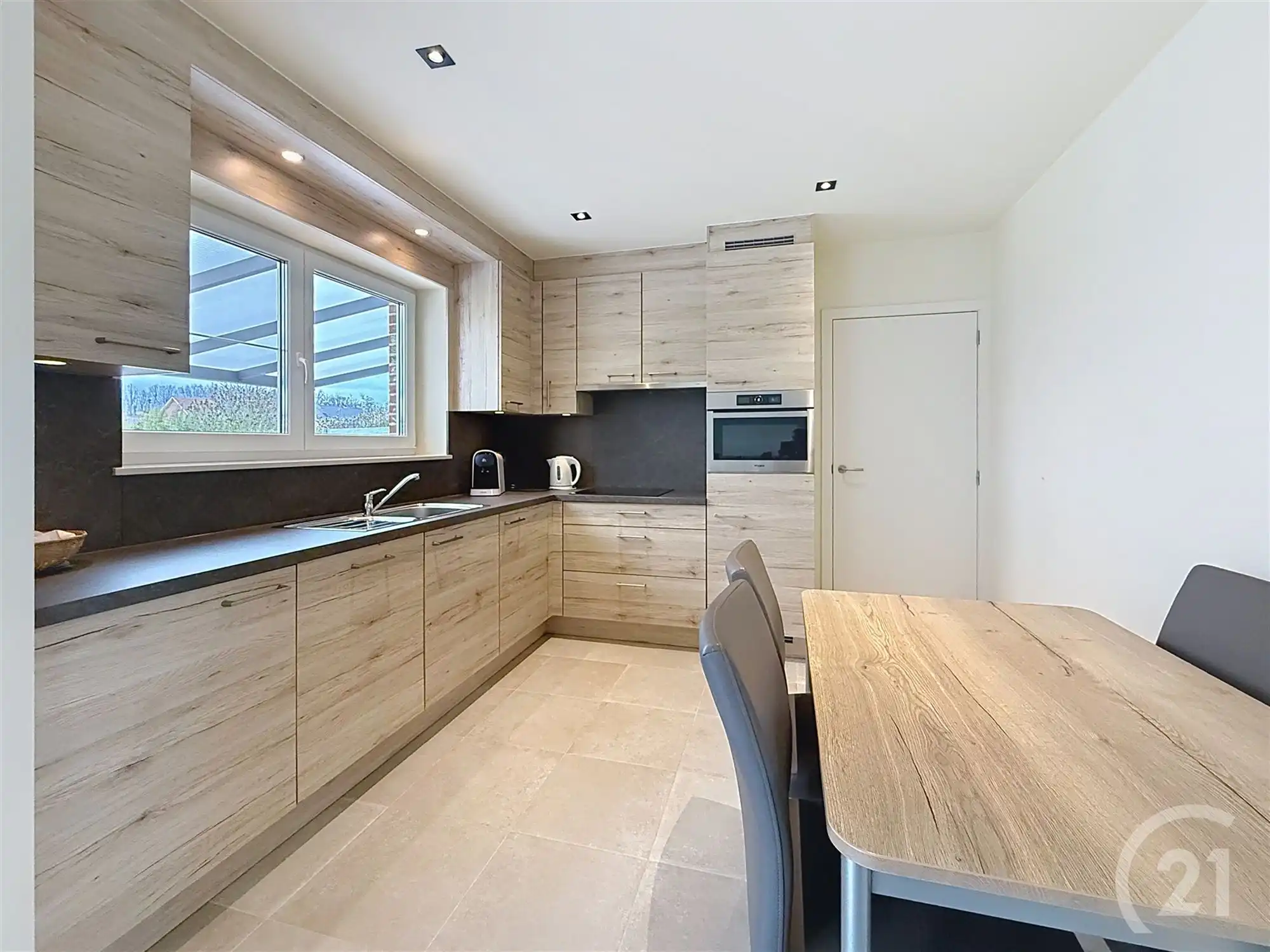 Aangename recente woning met 3 slaapkamers! foto 10