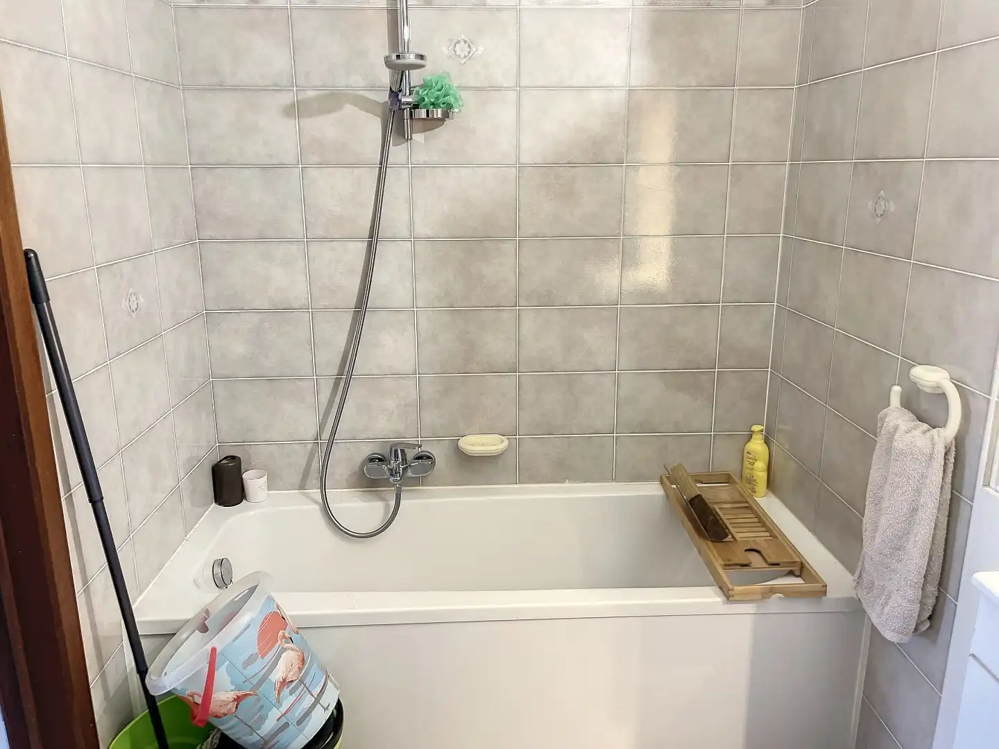 BEL-ETAGE met ZEER ruime garage/LOODS/werkplaats foto 11