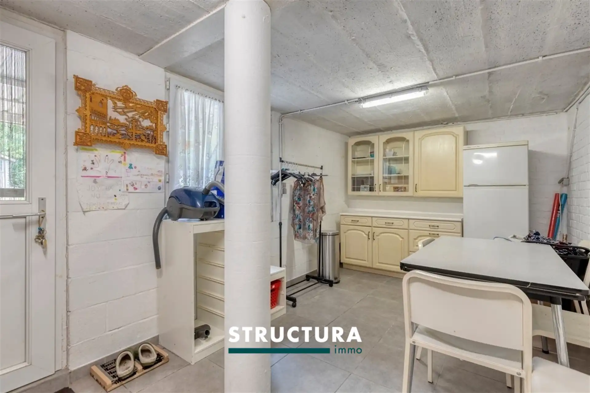 Instapklare gezinswoning met garage en tuin foto 23