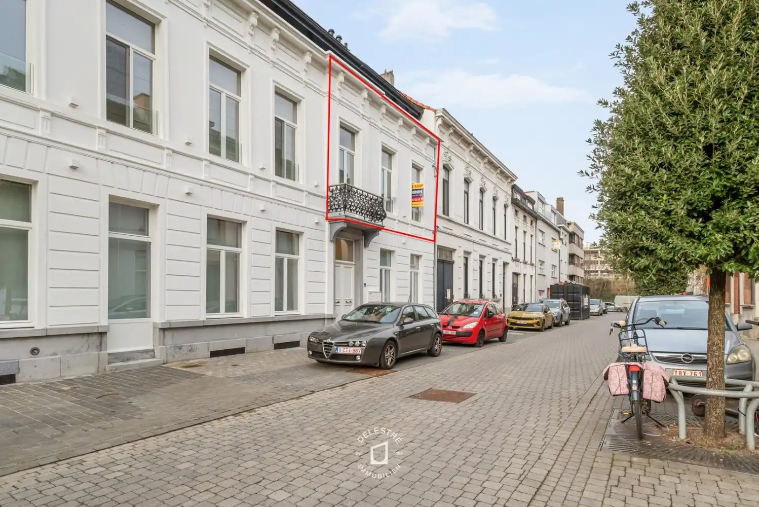 BEN APP. BOTANIKKEN HOF MET GROOT TERRAS, sterke investering op topligging foto {{pictureIndex}}