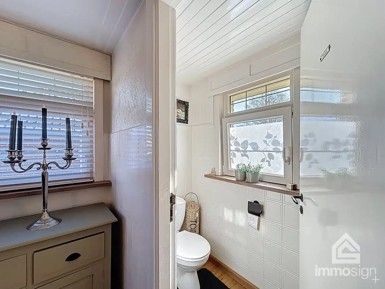 Exclusieve woning voorzien van dubbele garage en bedrijfshal op de Nederlandse grens foto 19