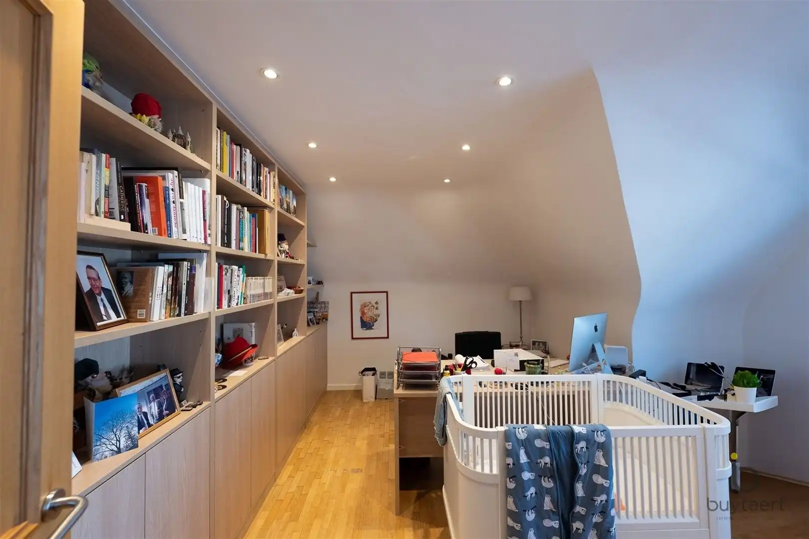 Villa met praktijk of  kangoeroewoning en Zuid - West tuin. foto 28