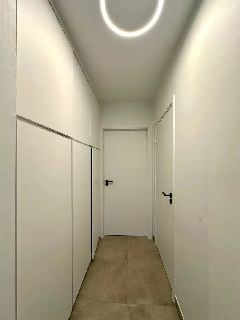 Appartement op centrale ligging te Sint-Kruis foto 2