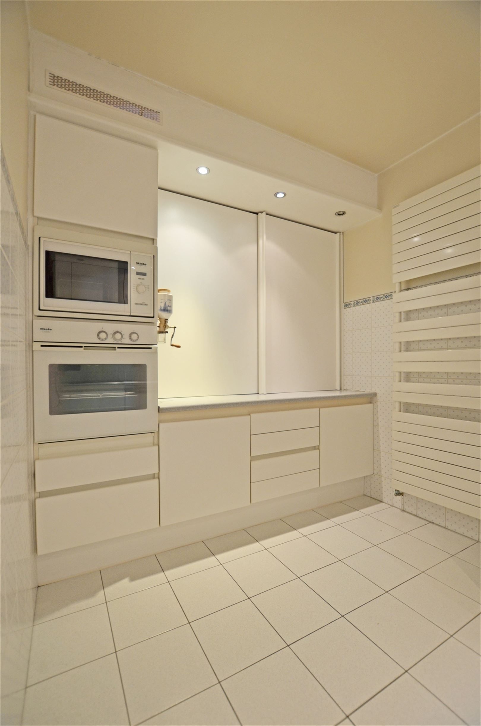 Ruim appartement met drie slaapkamers. foto 13