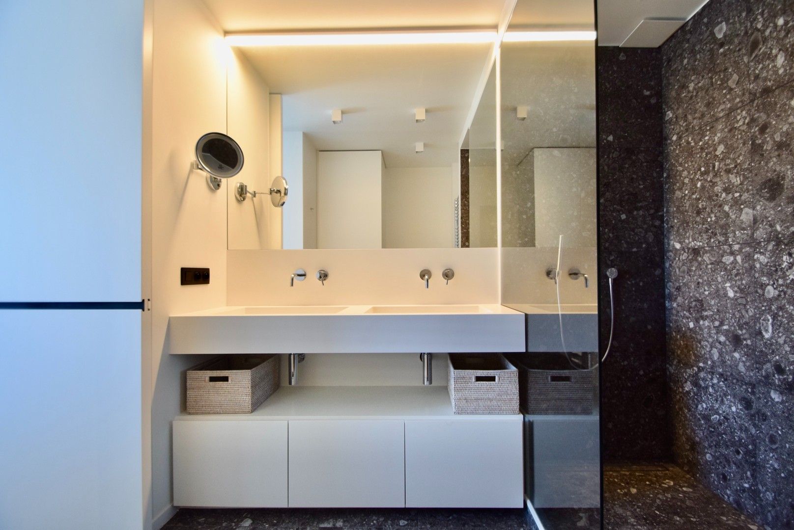 Hedendaags, instapklaar zuidgericht appartement, rustig gelegen in het Zoute. foto 17