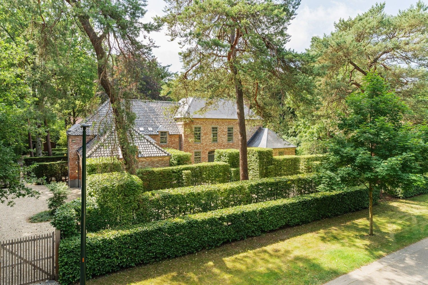 Exclusieve Vlassak-Verhulst villa op 3.016 m2 foto 3
