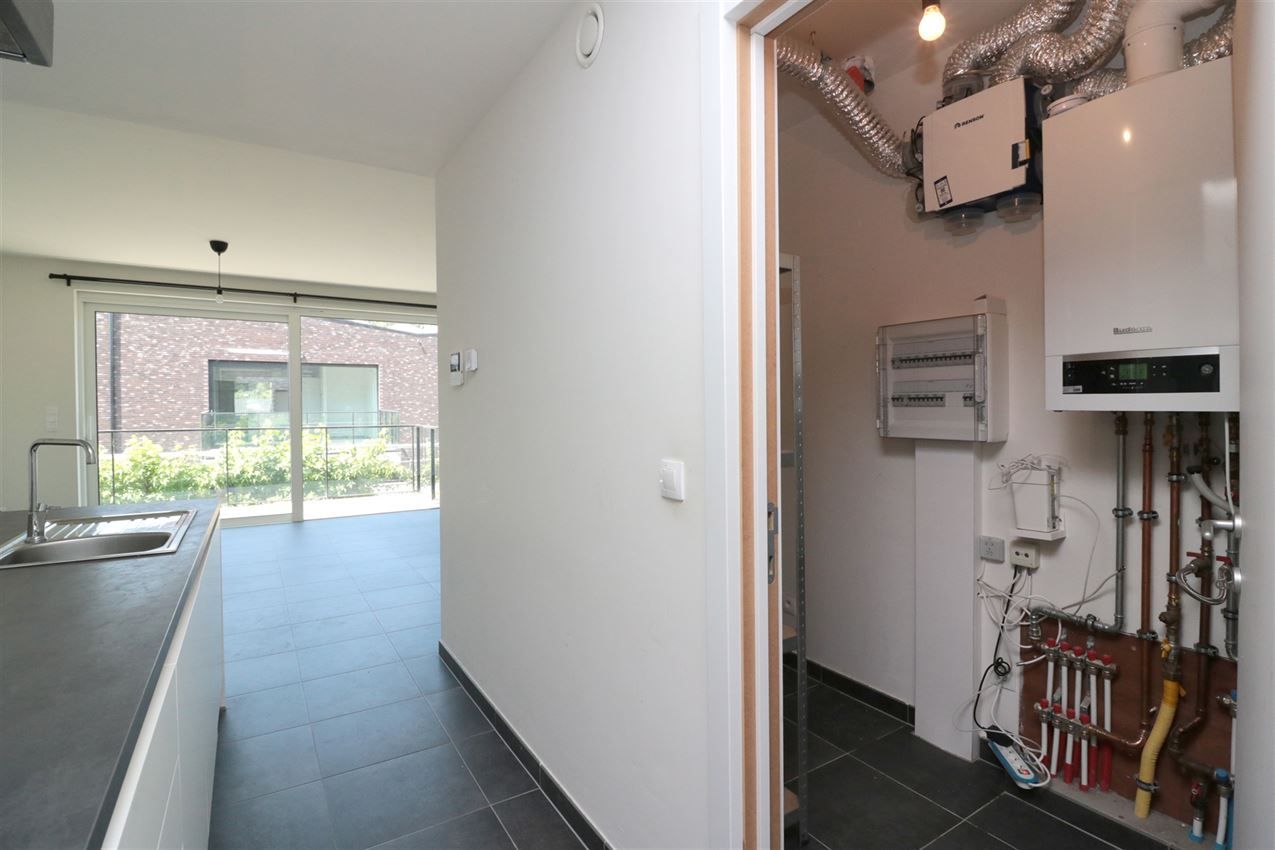 3 appartementen en 4 autostaanplaatsen foto 47