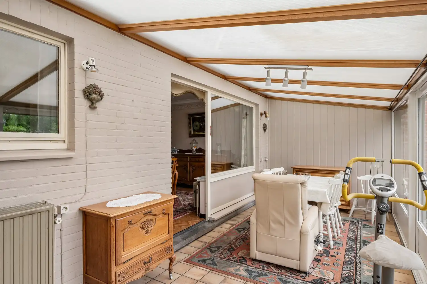 Charmante gezinswoning met 3 slaapkamers, veranda en tuin. foto 17