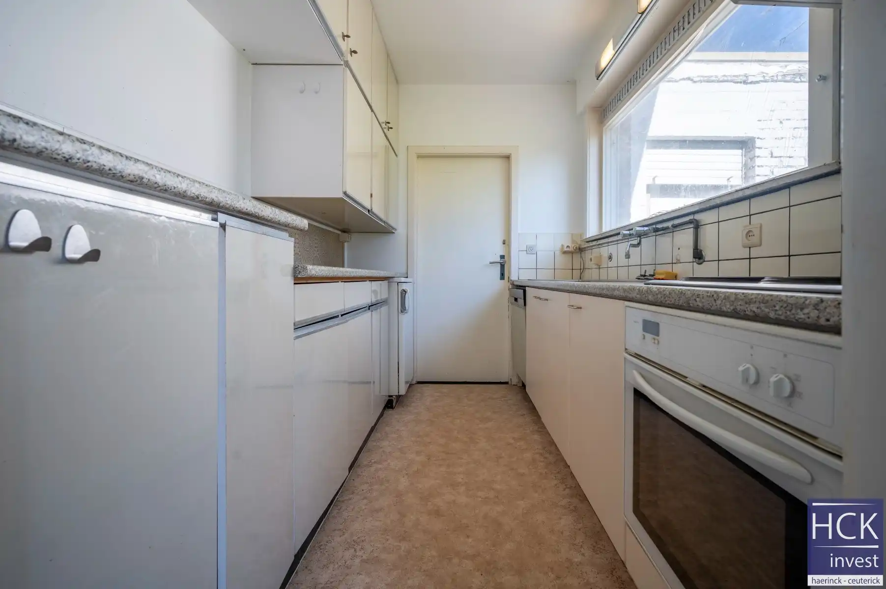 KRUISHOUTEM - Te renoveren alleenstaande villawoning op 2231m² foto 9
