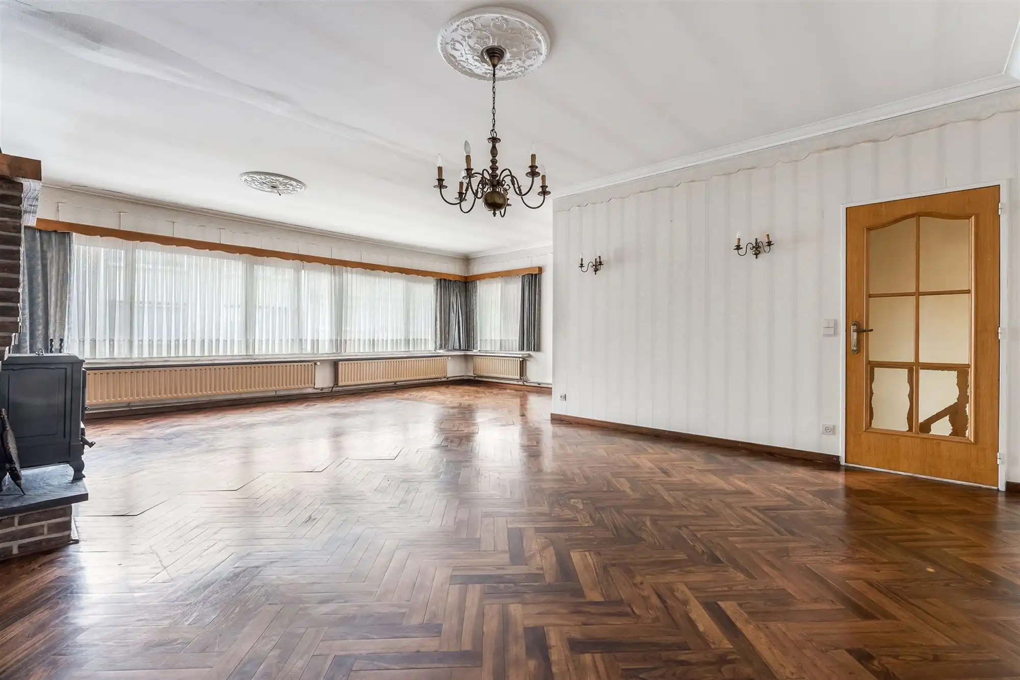 CENTRAAL GELEGEN, RUIM HANDELSPAND MET WOONST (415M²) TE BALEN foto 7