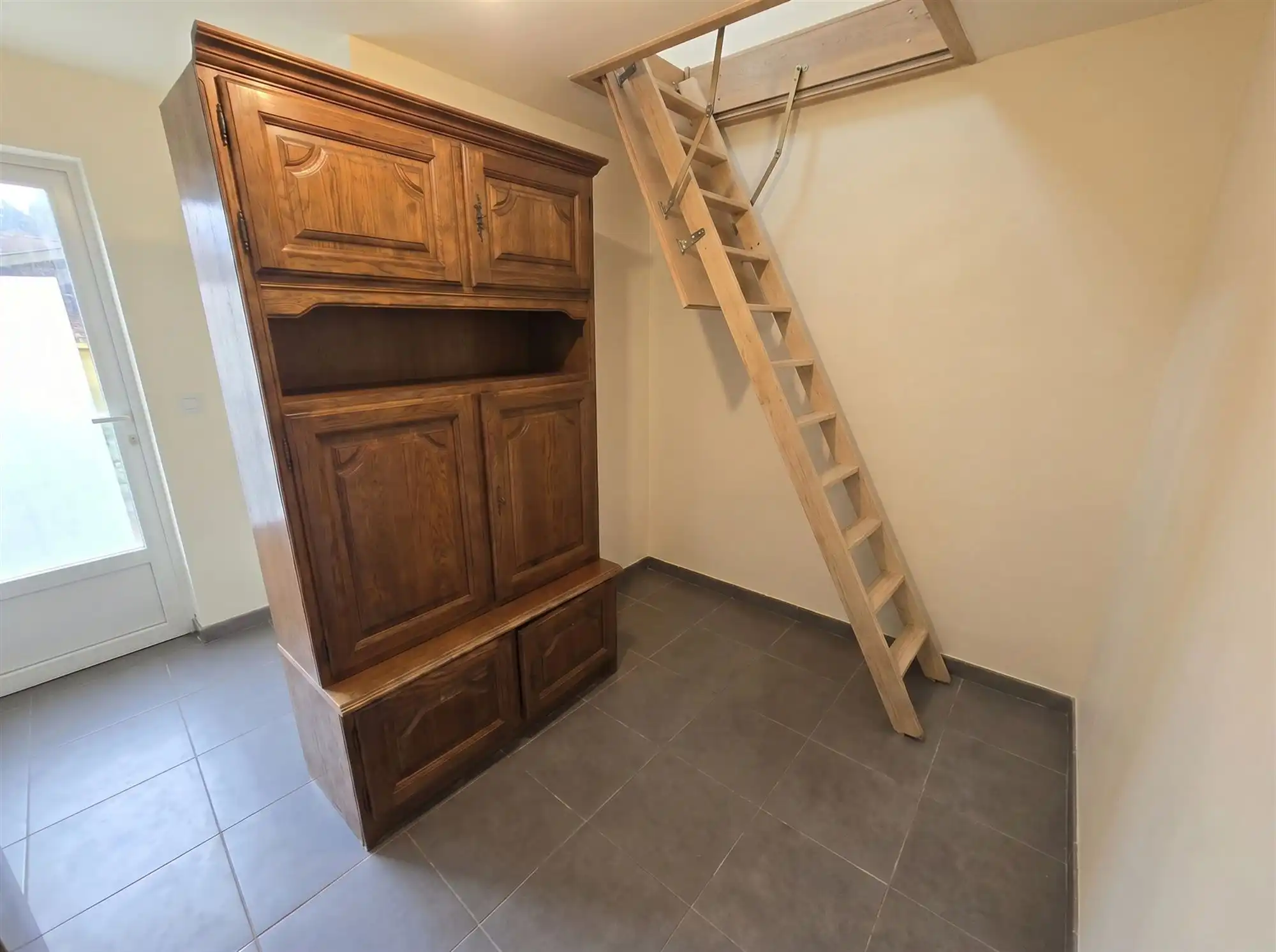 Gezinswoning met 4 slaapkamers en zonnige tuin foto 10
