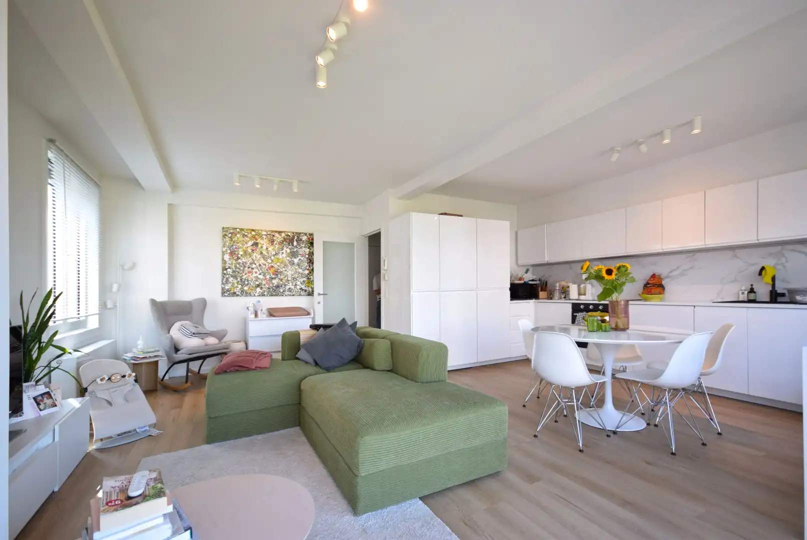 Gezellig 1-slaapkamerappartement met panoramisch zicht in het stadscentrum foto 2