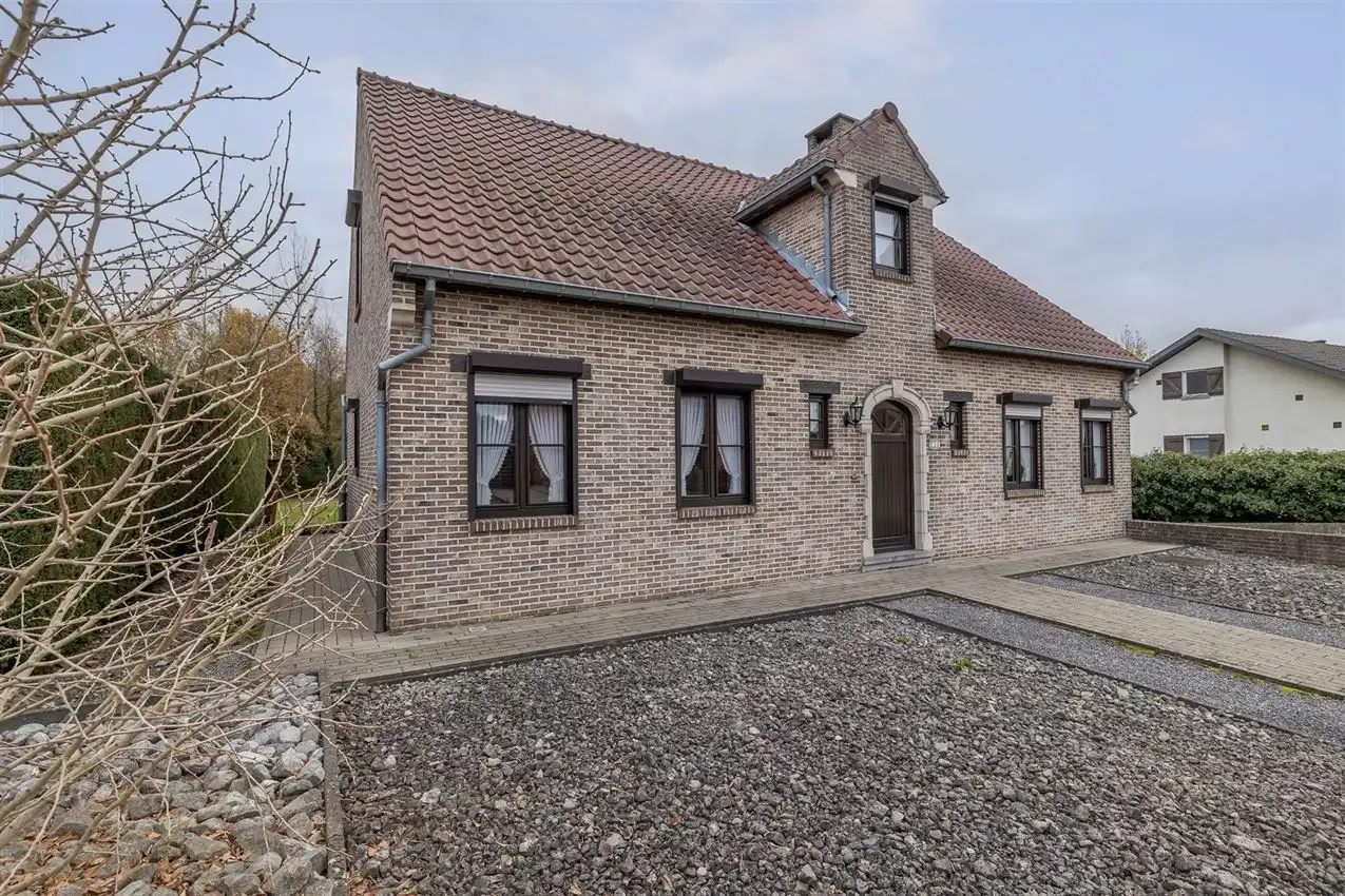 Landelijk gelegen met diepe tuin aan de Motte en vlotte verbinding naar E314. foto 7