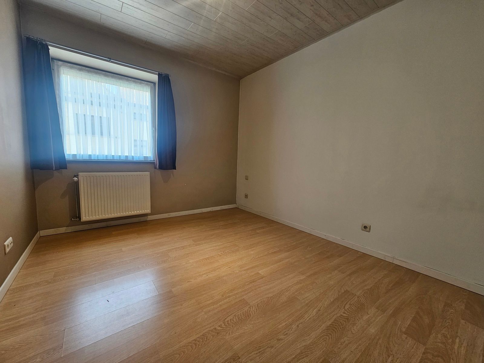 Instapklaar appartement met 2 slaapkamers aan het Plein! foto 10