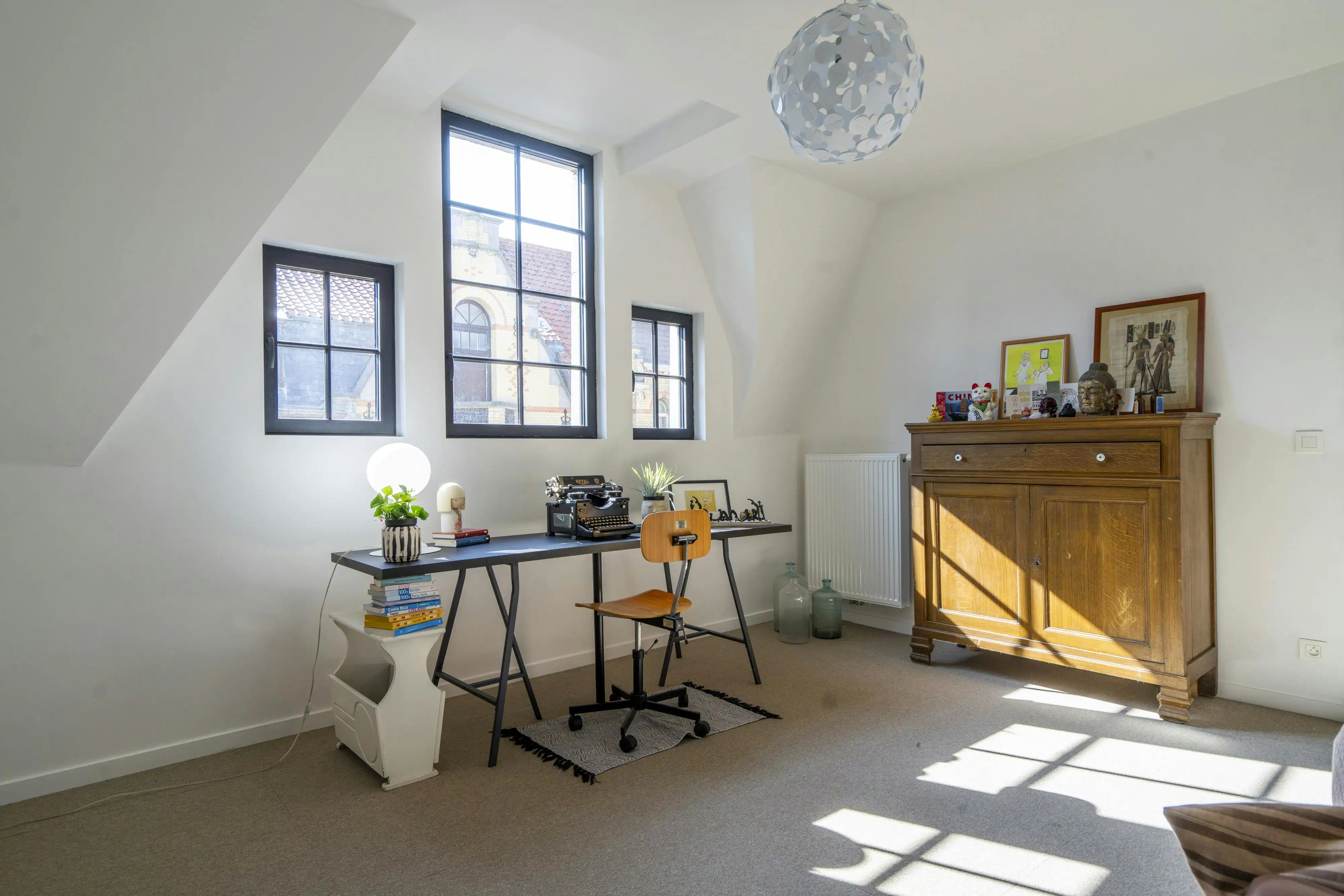 Prachtig gerenoveerde herenwoning te koop met uitweg  foto 12