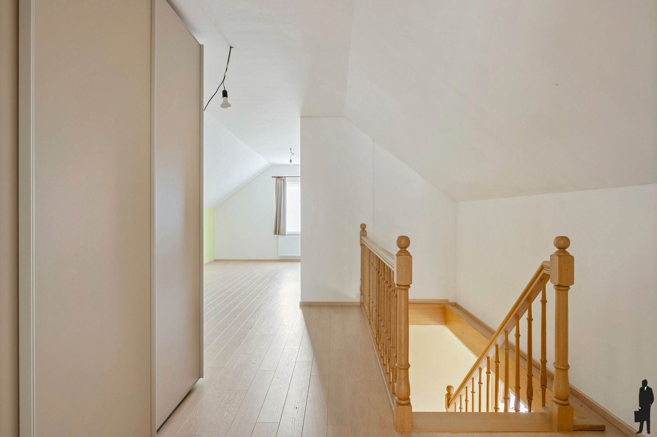Op zéér gegeerde locatie gelegen villa op een perceel van ca. 982 m²! foto 15