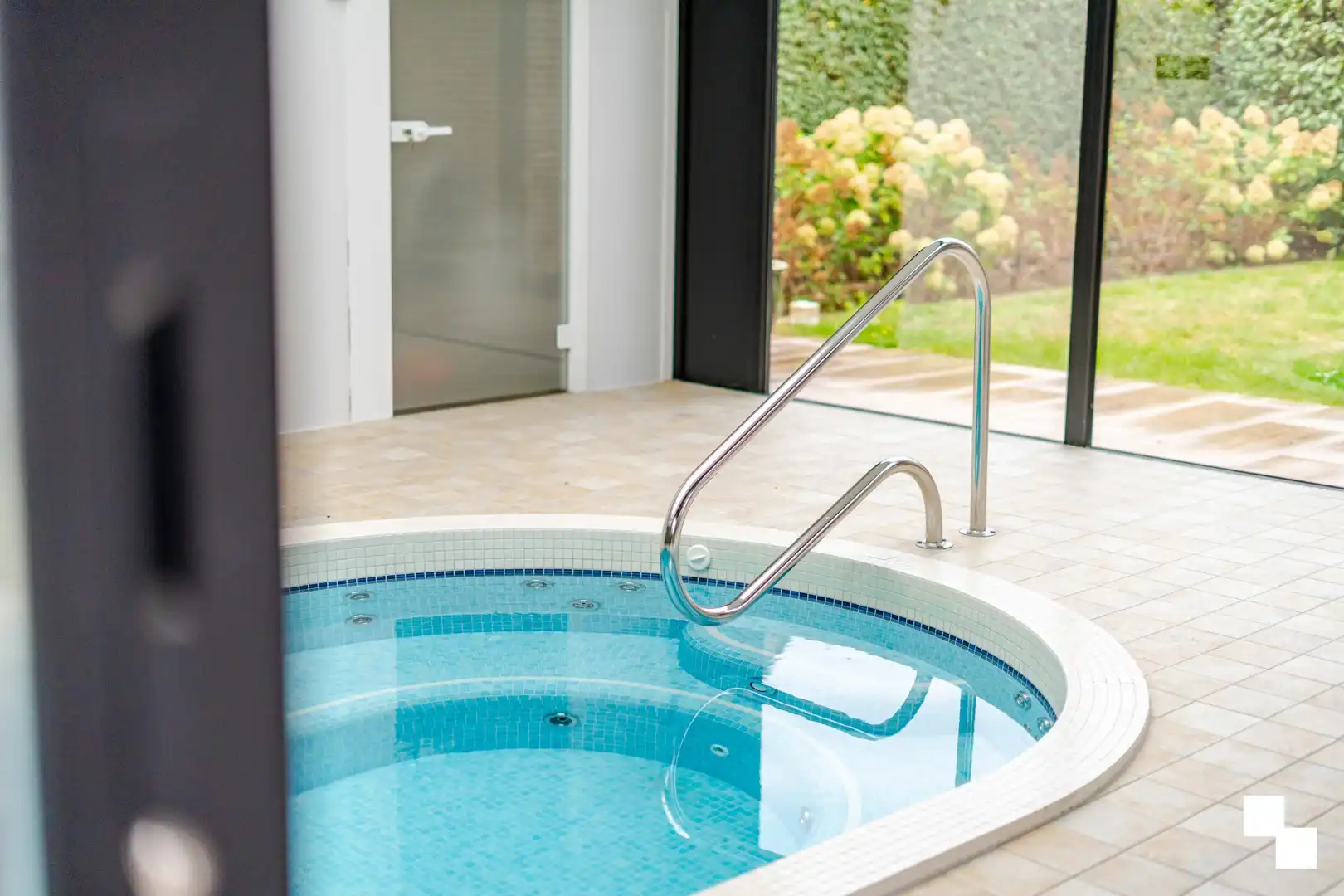 Imposante villa met fantastische tuin en poolhouse - Rumbeke foto 32
