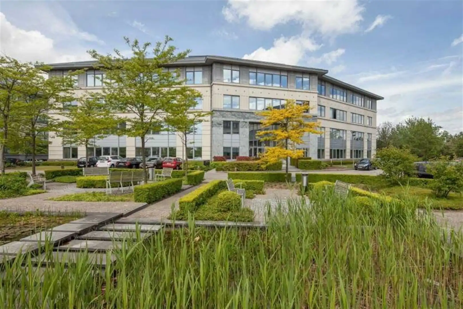 ASTRA GARDENS - kantoren te huur vanaf 216m² foto {{pictureIndex}}