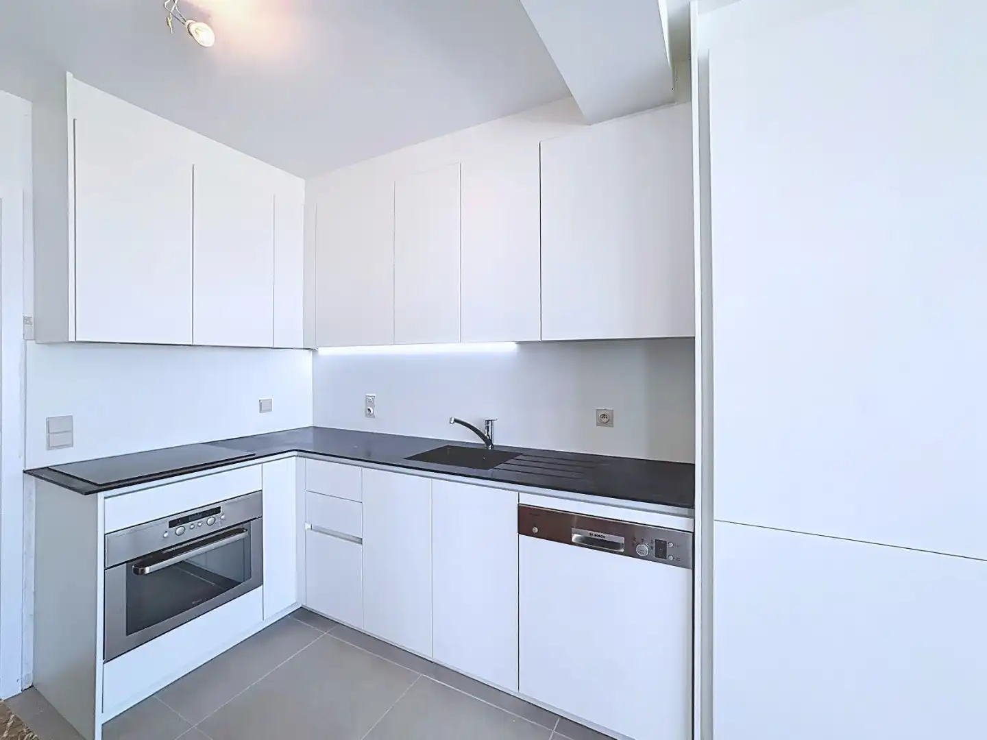 Mooi hoekappartement met FRONTAAL ZEEZICHT foto 4