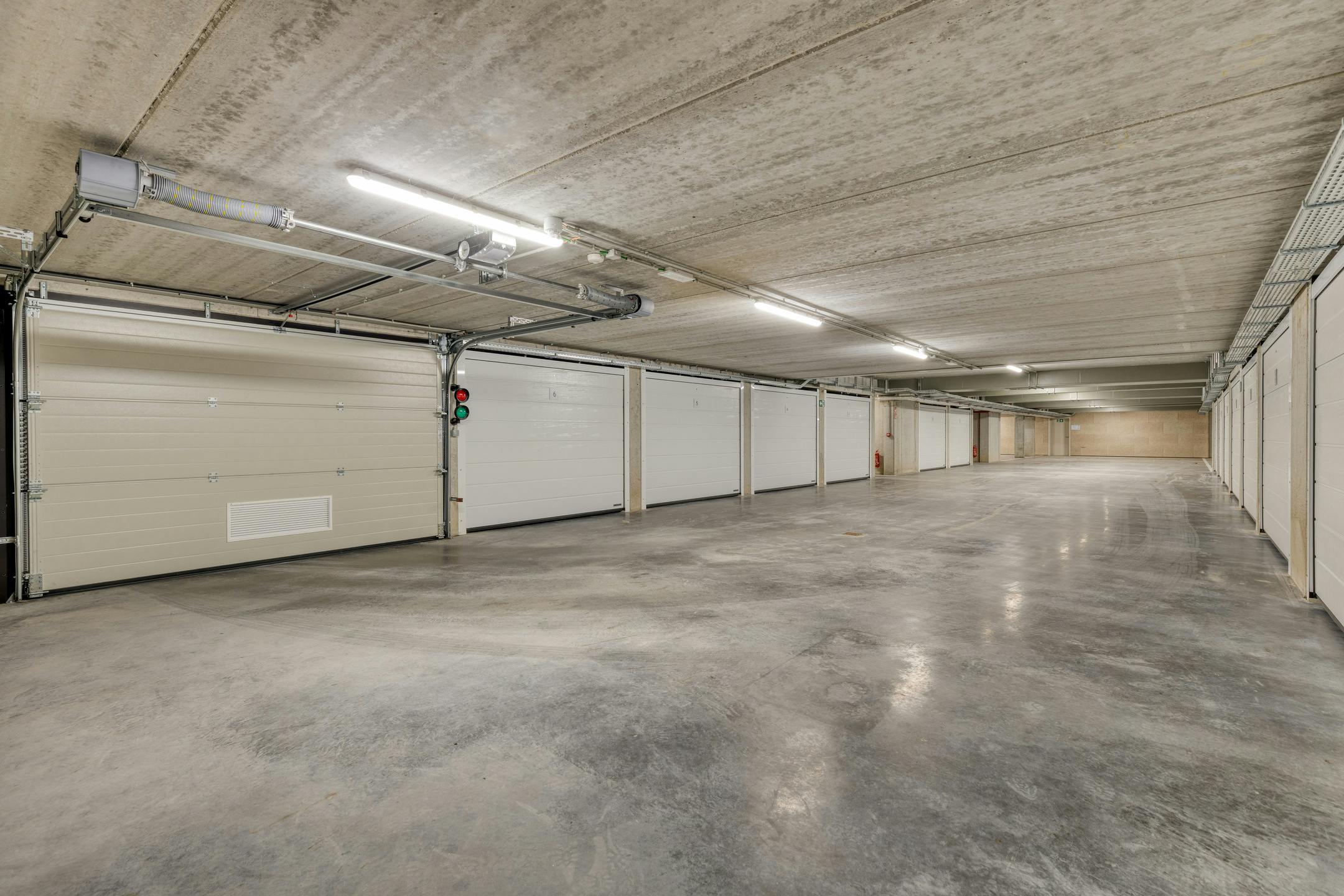 Volledig ingerichte én geschilderde modelappartement! foto 19