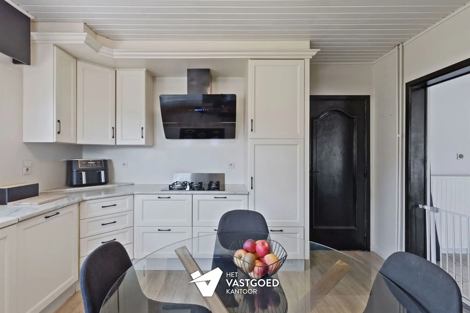 GERENOVEERDE, INSTAPKLARE WONING OP LEUKE LIGGING foto 4