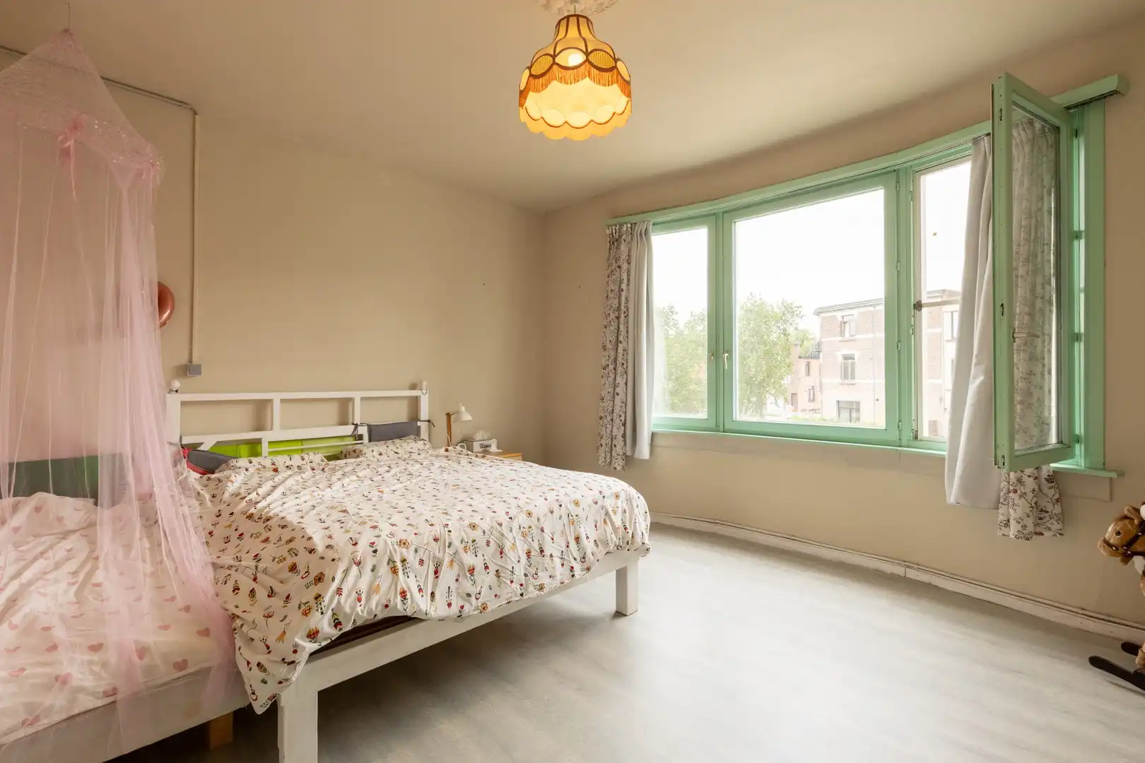 Woning met 4 slaapkamers en tuin op goede locatie foto 7