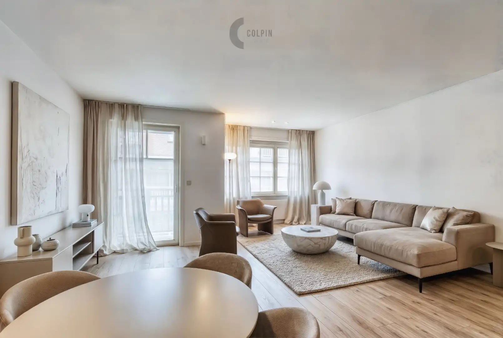 Stijlvol appartement nabij het Kinkhoornplein – met zijdelings zeezicht en zonnig terras ! foto {{pictureIndex}}