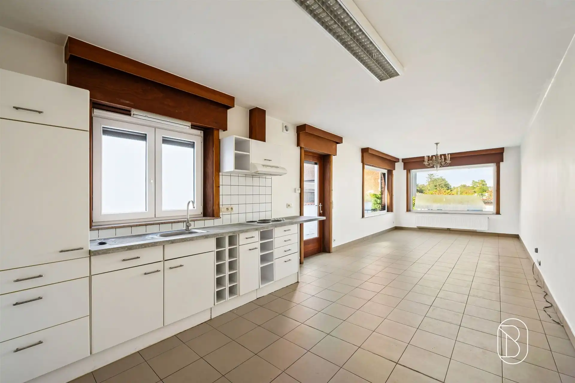 Karaktervolle herenwoning met 5 slaapkamers te Harelbeke foto 7